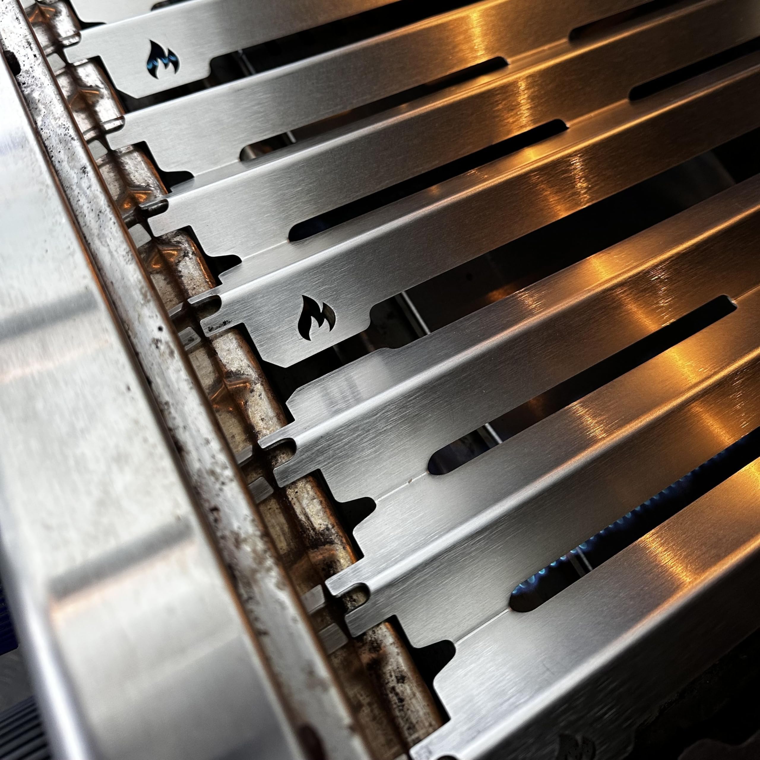 Grillrost.com Das Original Rail aromatique en Acier Inoxydable pour Broil King Baron et Crown - Extra Fort 1,5mm (1 pc - Commander la quantité nécessaire)