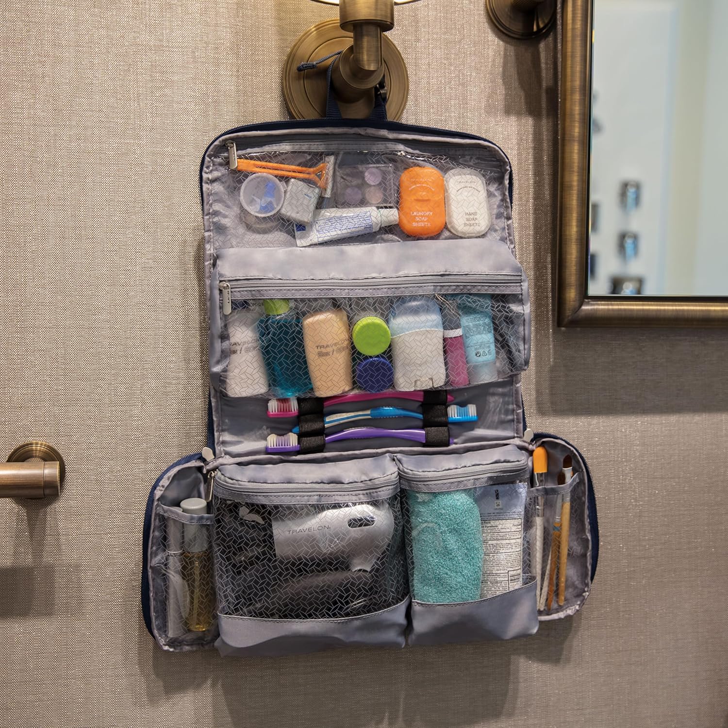 Travelon: Luggage Flat-Out Toiletry Kit - Image 2