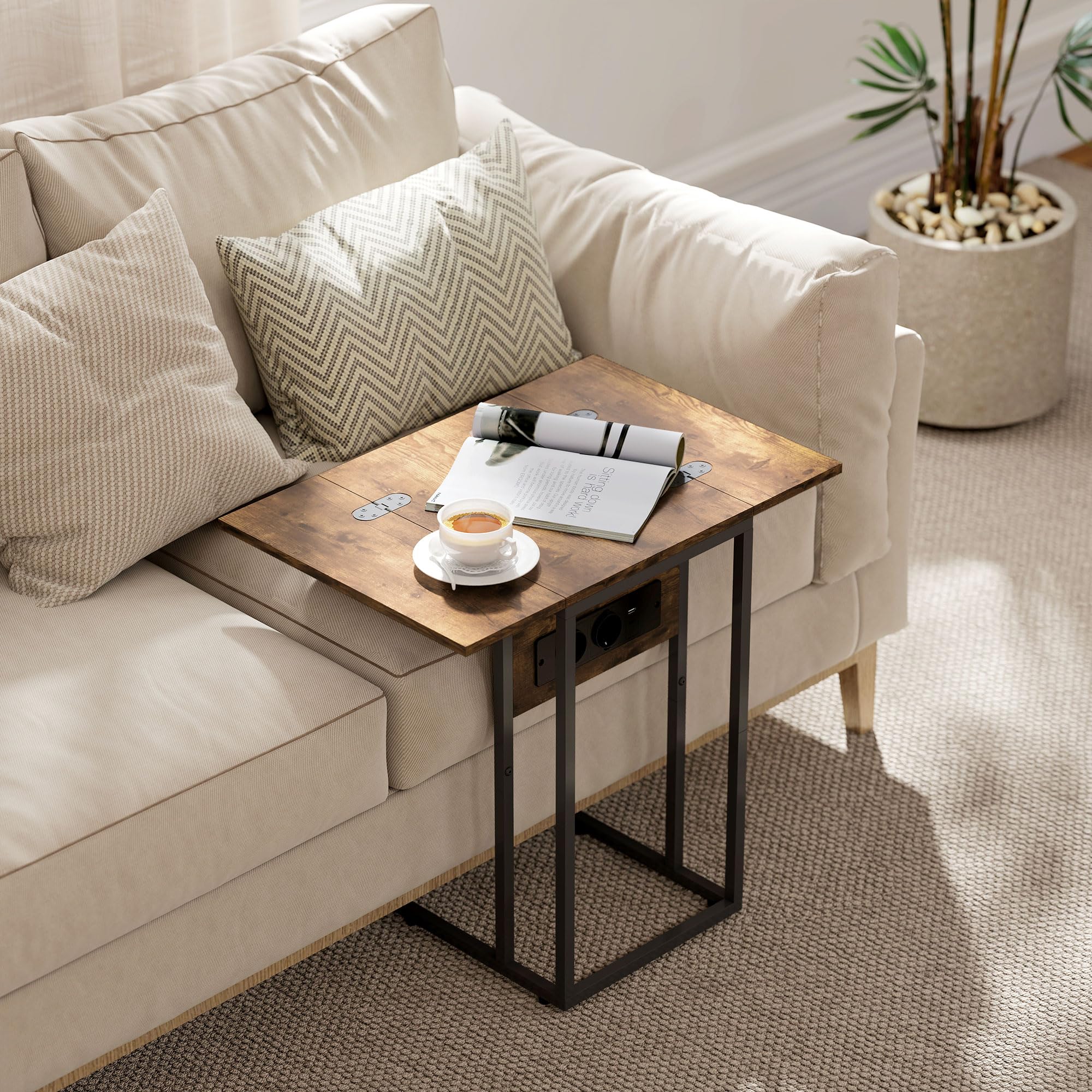 HOMCOM Mesa Auxiliar con Encimera Plegable 39x29x57 cm Marrón Rústico | Mesa Auxiliar para Sofá, Estación de Carga, Forma de C, Puerto USB y USB-C, Salón y Dormitorio