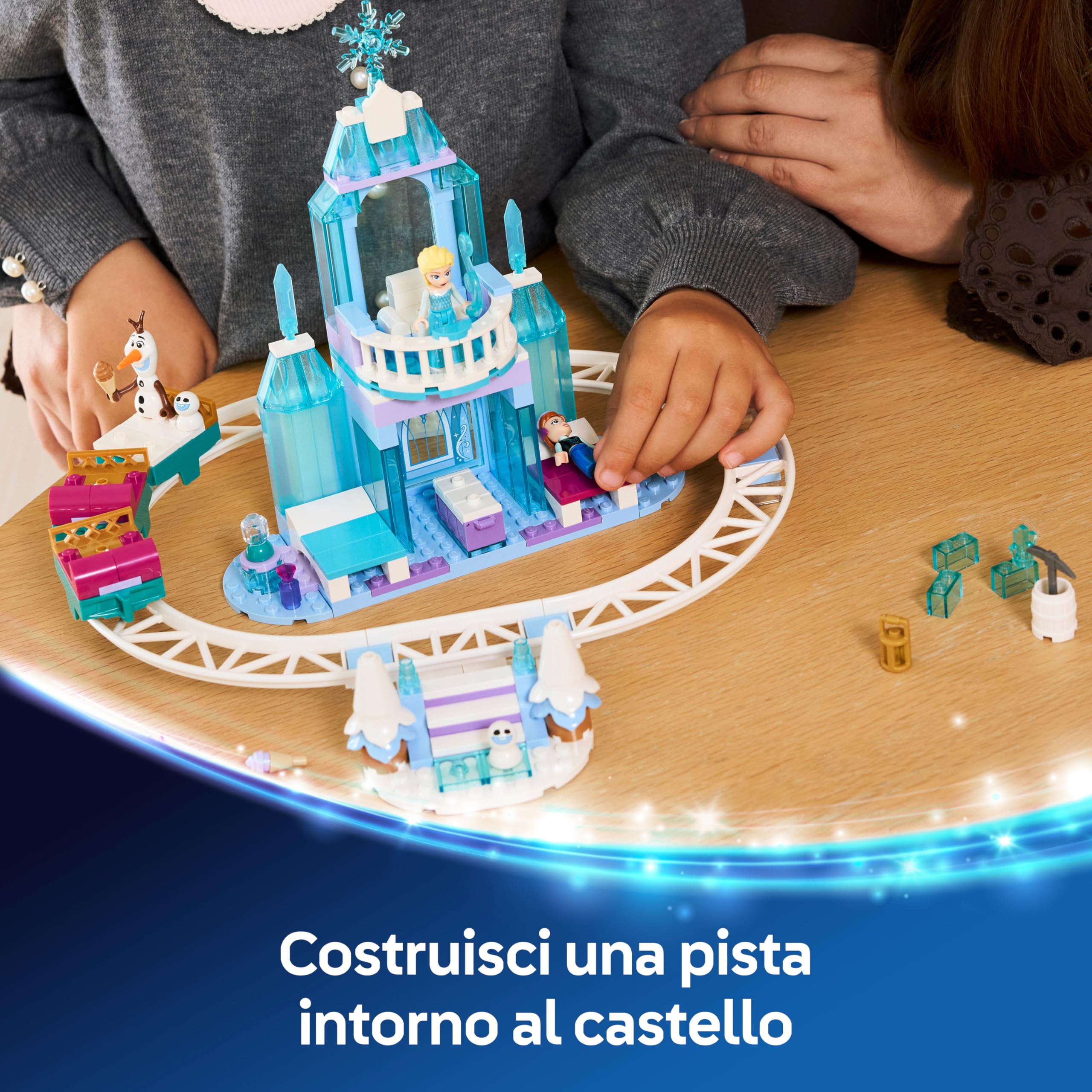 LEGO | Disney Frozen Castello di Ghiaccio di Elsa e Avventura sulla Neve - Giocattolo con Mini Bamboline di Anna ed Elsa, Olaf, Binari del Treno e Carrelli da Neve - Regalo per Bambine 4+ Anni - 43281