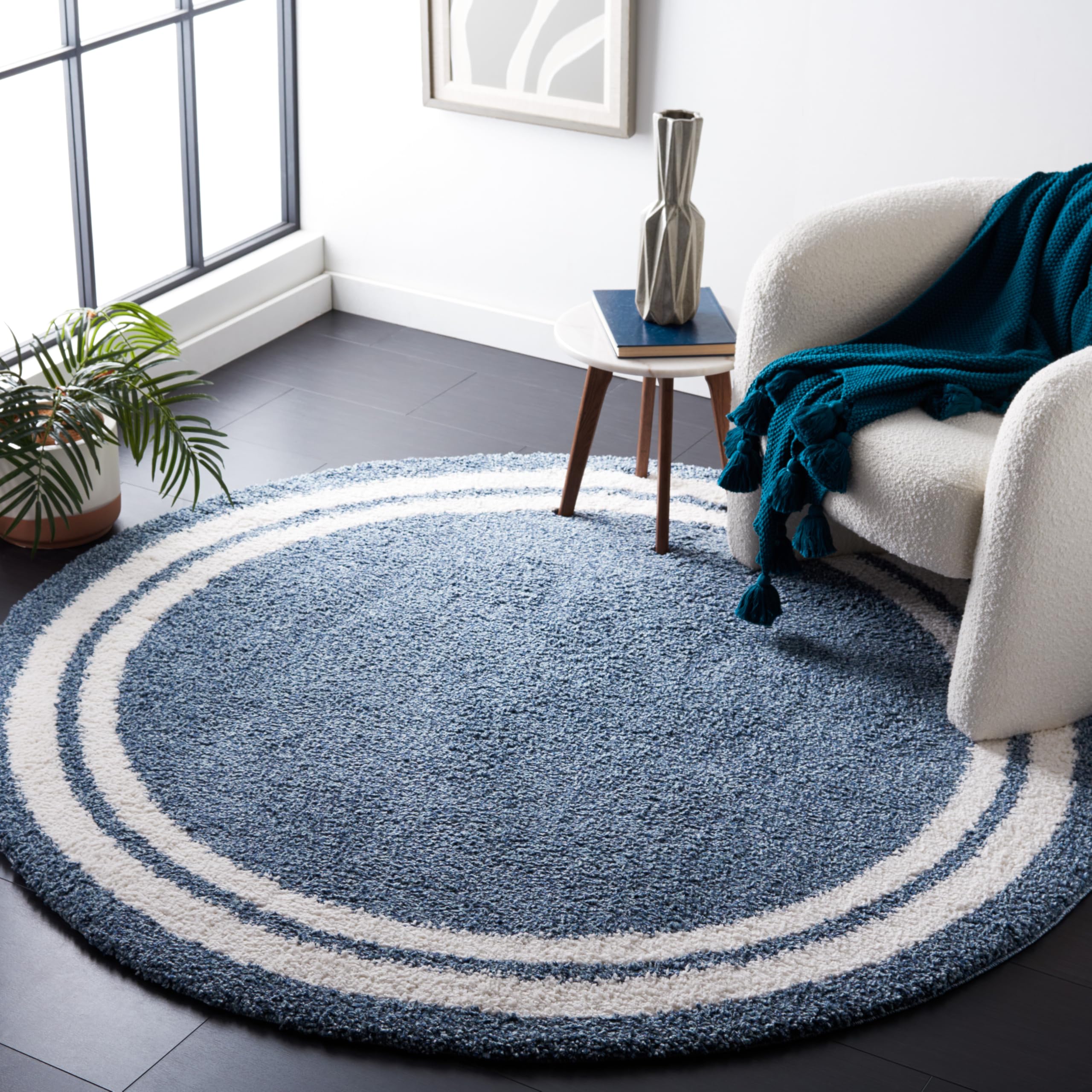 SAFAVIEH Calico Shag Collection Area Rug - 6'7" Round, Blue & Ivory, Border Design, Non-Shedding & Easy Care, 1.6-inch Thick Ideal for High Traffic