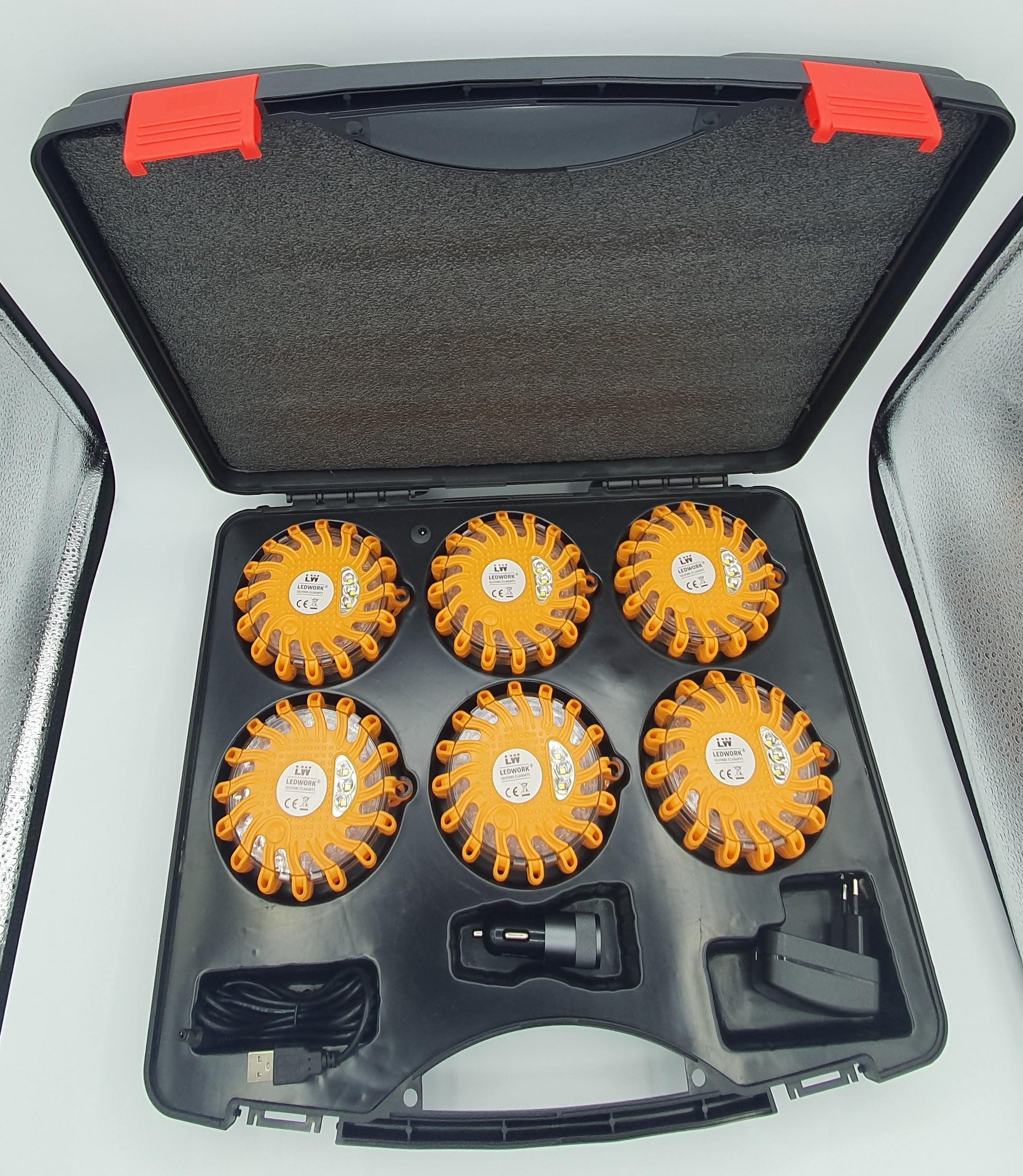 LEDWORK LOT DE 4 MALLETTE DE 6 BALISES DE SIGNALISATION LED RECHARGEABLE IP65 (4 pièces)