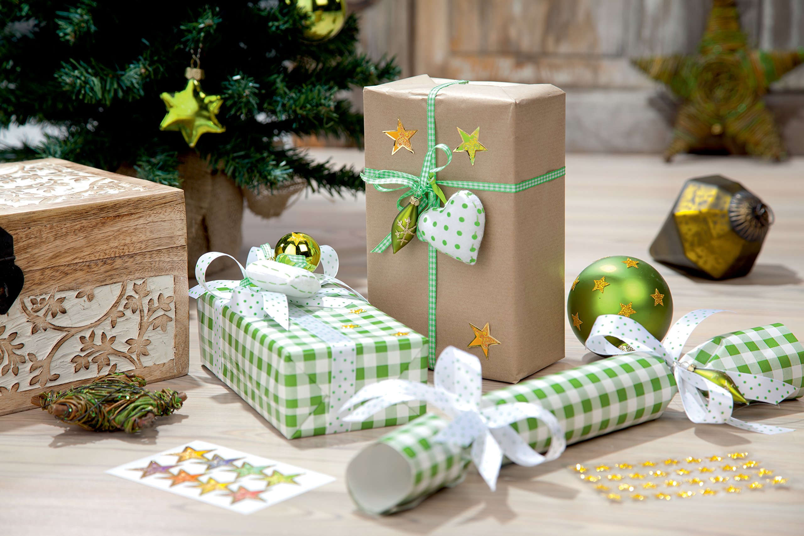 AVERY Zweckform 30 stickers Kerstmis sterren goud (Made in Germany, kerststicker glanspapier, zelfklevende kerstdecoratie voor kaarten, geschenken, zakken) 2 vellen / 15 sterstickers, 52801