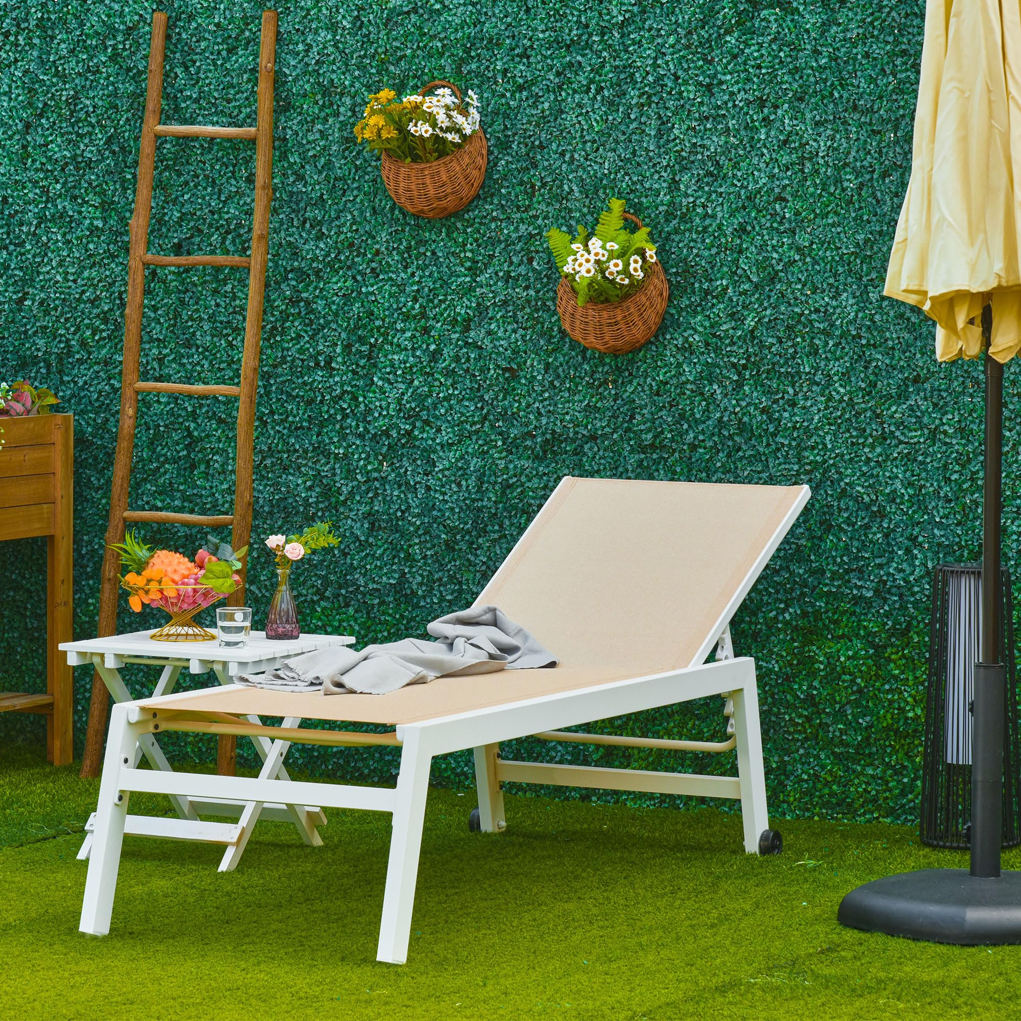 Outsunny Tumbona de Jardín de Aluminio Tumbona Exterior con Respaldo Reclinable en 5 Posiciones Ruedas Carga 120 kg para Patio Terraza 169x65x102 cm Caqui