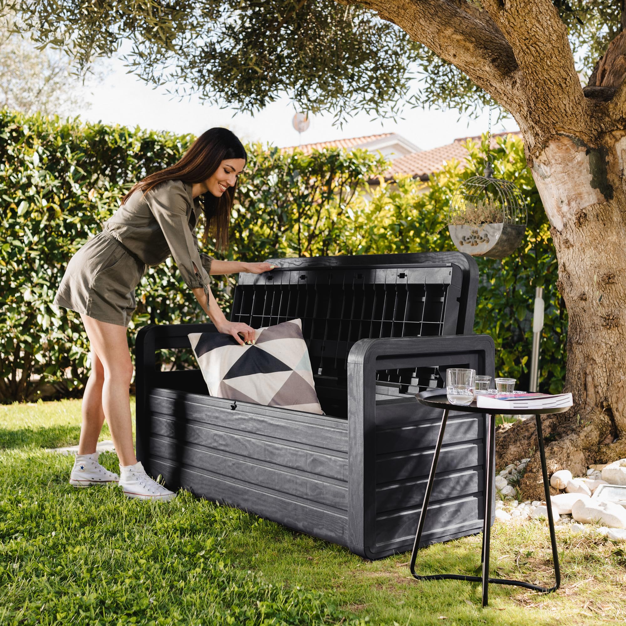 Toomax Foreverspring Cassapanca da 270 litri con seduta per 2 persone 132.5x58x89h cm panca da giardino effetto legno antracite plastica resistente ai raggi UV