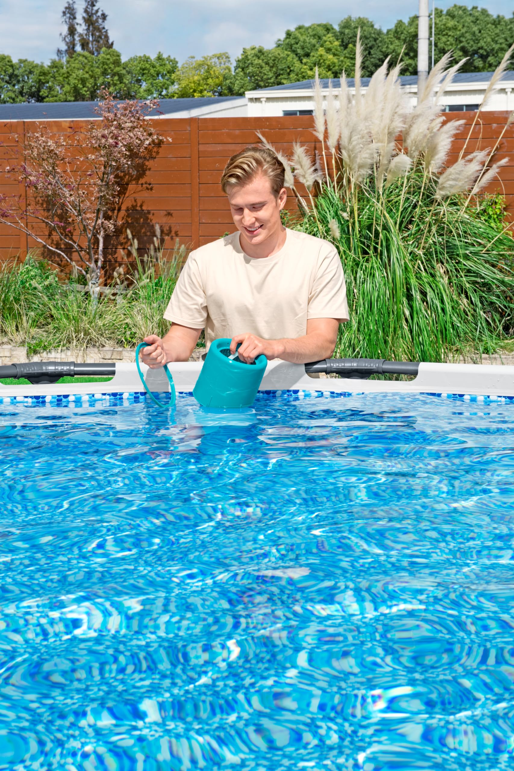 Bestway Kit d'entretien Deluxe avec Skimmer de Surface, tête de Balai aspirateur, Tuyau 7,5 m et épuisette
