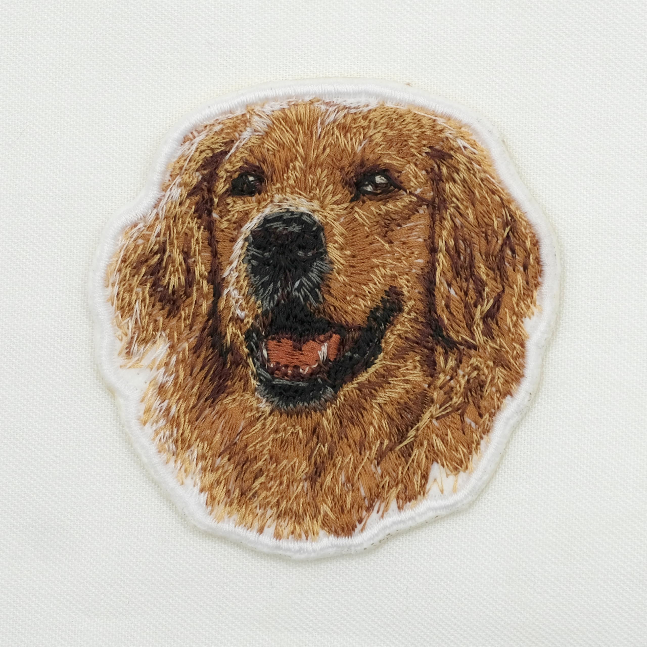 Amazon.co.jp: ［Fan Fun］ゴールデンレトリバー② リアル刺繍ワッペン 