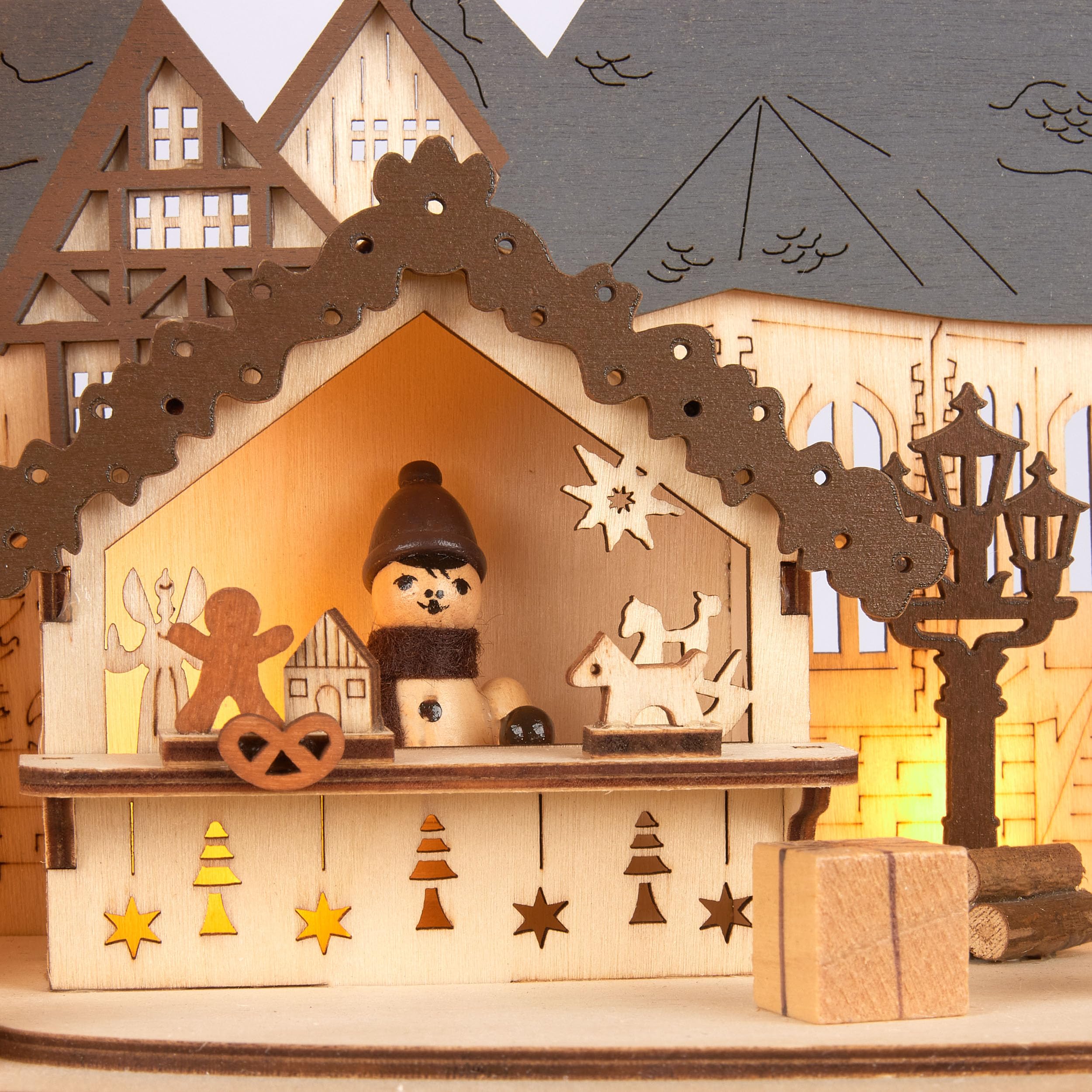 Brubaker 3D Lichterbogen - LED Schwibbogen - Großes Weihnachtsdorf 2026 - Weihnachtsbeleuchtung aus Holz Natur - 27 x 45 x 12 cm - Handbemalte Figuren - Weihnachtsdeko für Tisch & Fenster