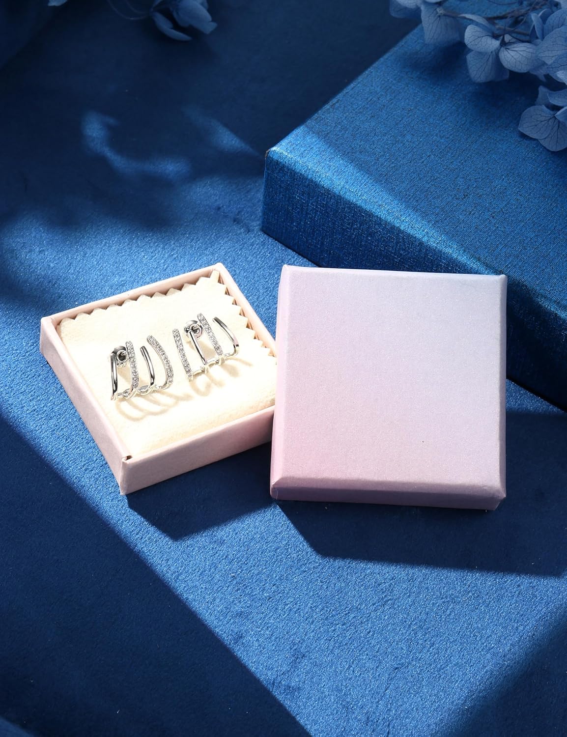 Adramata Zilveren Oorbellen voor Vrouwen 14K Gouden Dubbele Huggie Oorringen voor Eén Gat CZ Hangende Helix Oorbellen voor Tienermeisjes Adramata Zilveren Oorbellen voor Vrouwen 14K Gouden Dubbele Huggie Oorringen voor Eén Gat CZ Hangende Helix Oorbellen voor Tienermeisjes