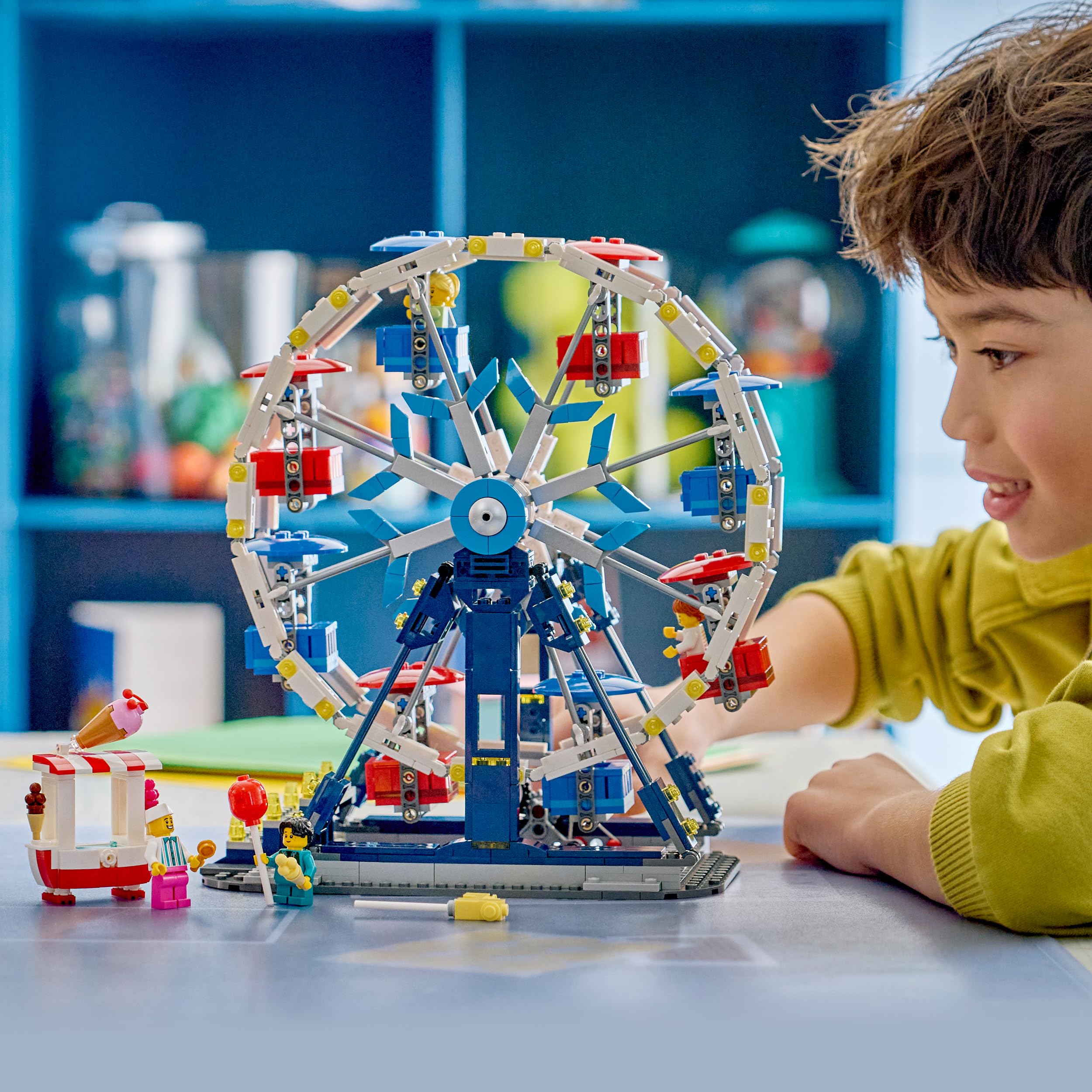 LEGO Creator 3 in 1 Iconica Ruota Panoramica - Parco Giochi Trasformabile in Attrazione a Forma di UFO o in Giostra - Decorazione Cameretta - Regalo per Bambini e Bambine da 8 Anni in su - 31389