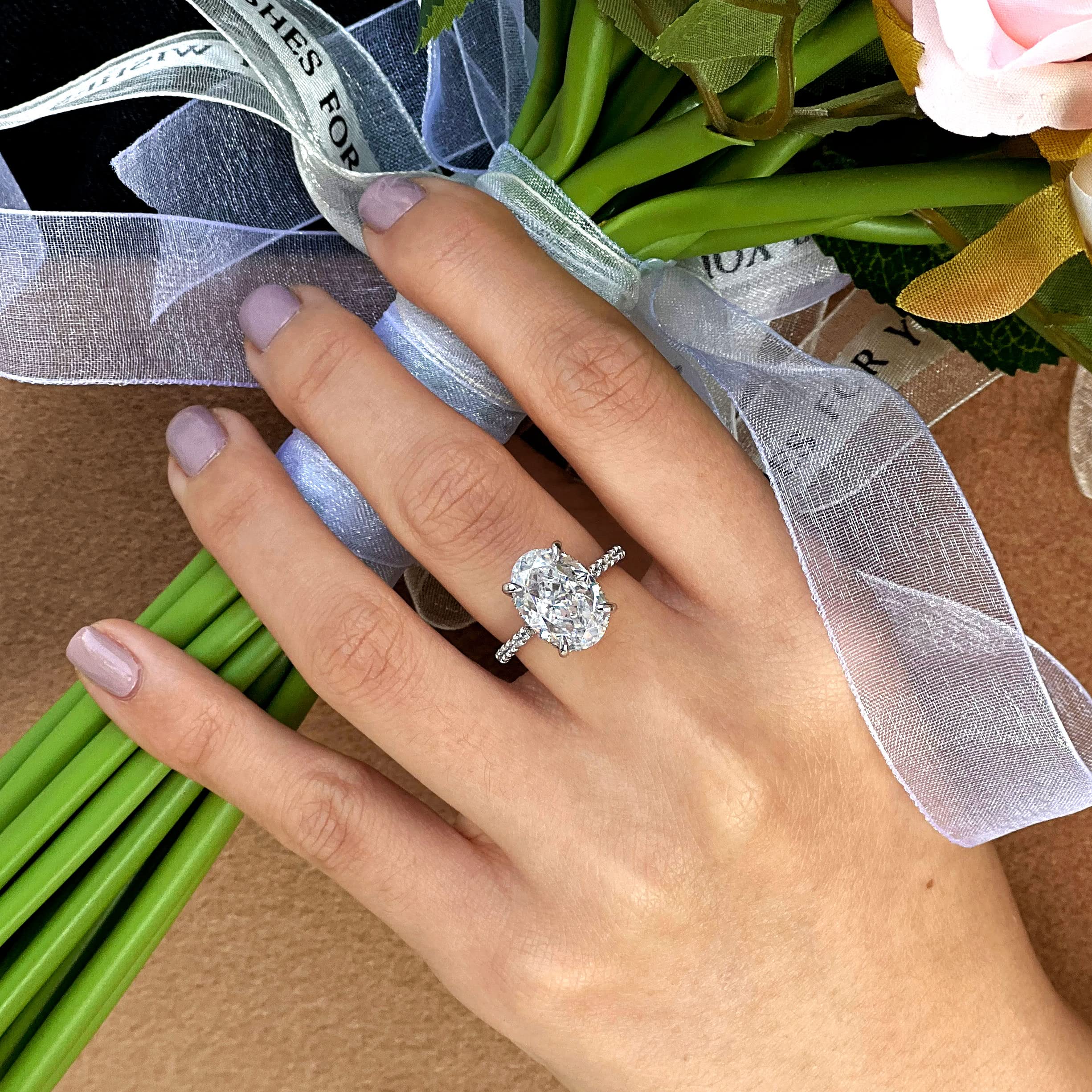 Anillo de compromiso de mujer de corte ovalado de 4.0 quilates, anillo de compromiso de diamantes de imitación, anillo de boda de plata de ley 925, Gema Metal, Zirconia cúbica 7