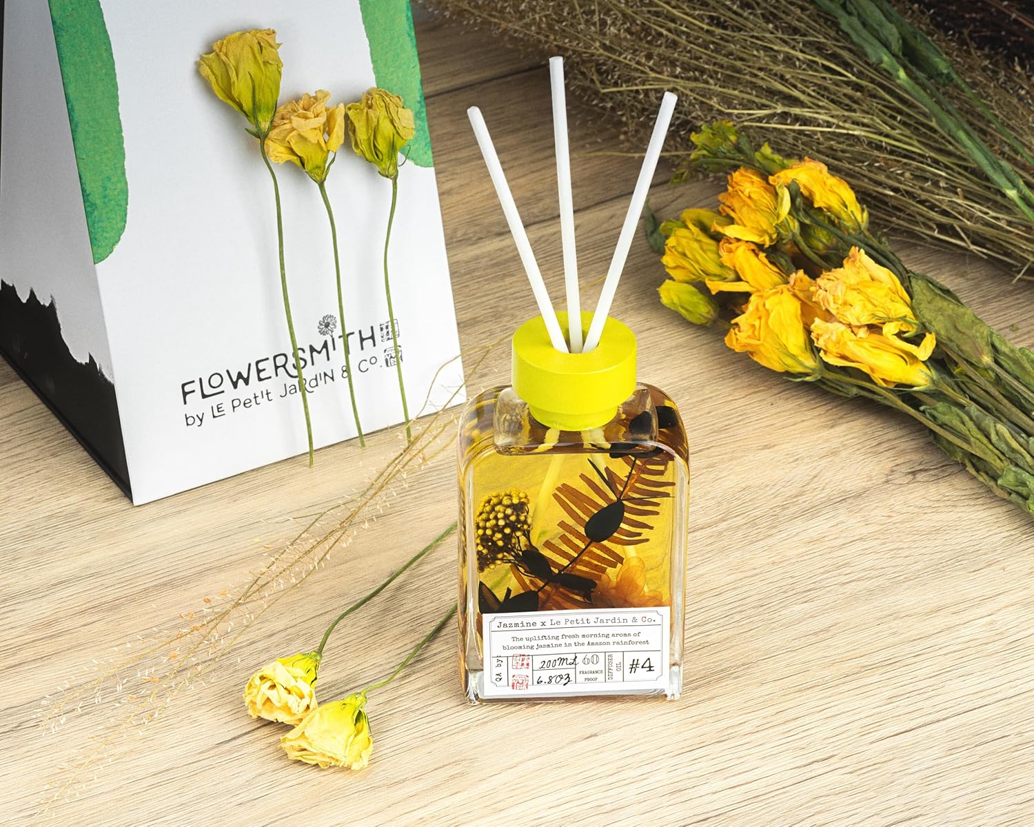 Le Petit Jardin & Co. Reed Diffuser Gift Set with Flower Stick Fragrance Oil 200ml 6.7oz Home Office Desk Bathroom Decor (Rainforest Jasmine)