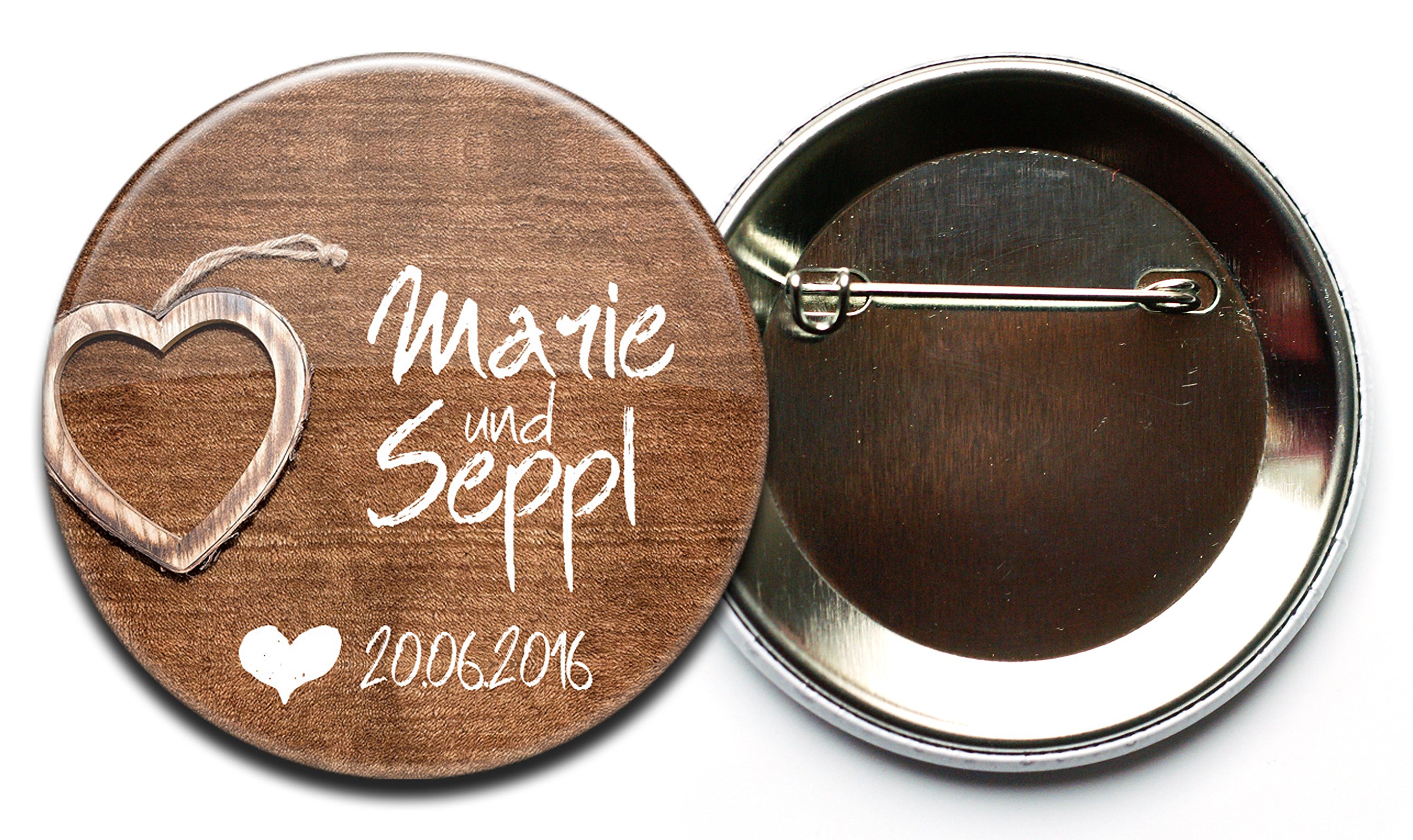 stylebutton - personalisierte Hochzeits-Anstecker: Gäste-Buttons "woodenHeart" als Gastgeschenk und zur Erinnerung für Braut, Bräutigam, Verwandte und Freunde und JGA