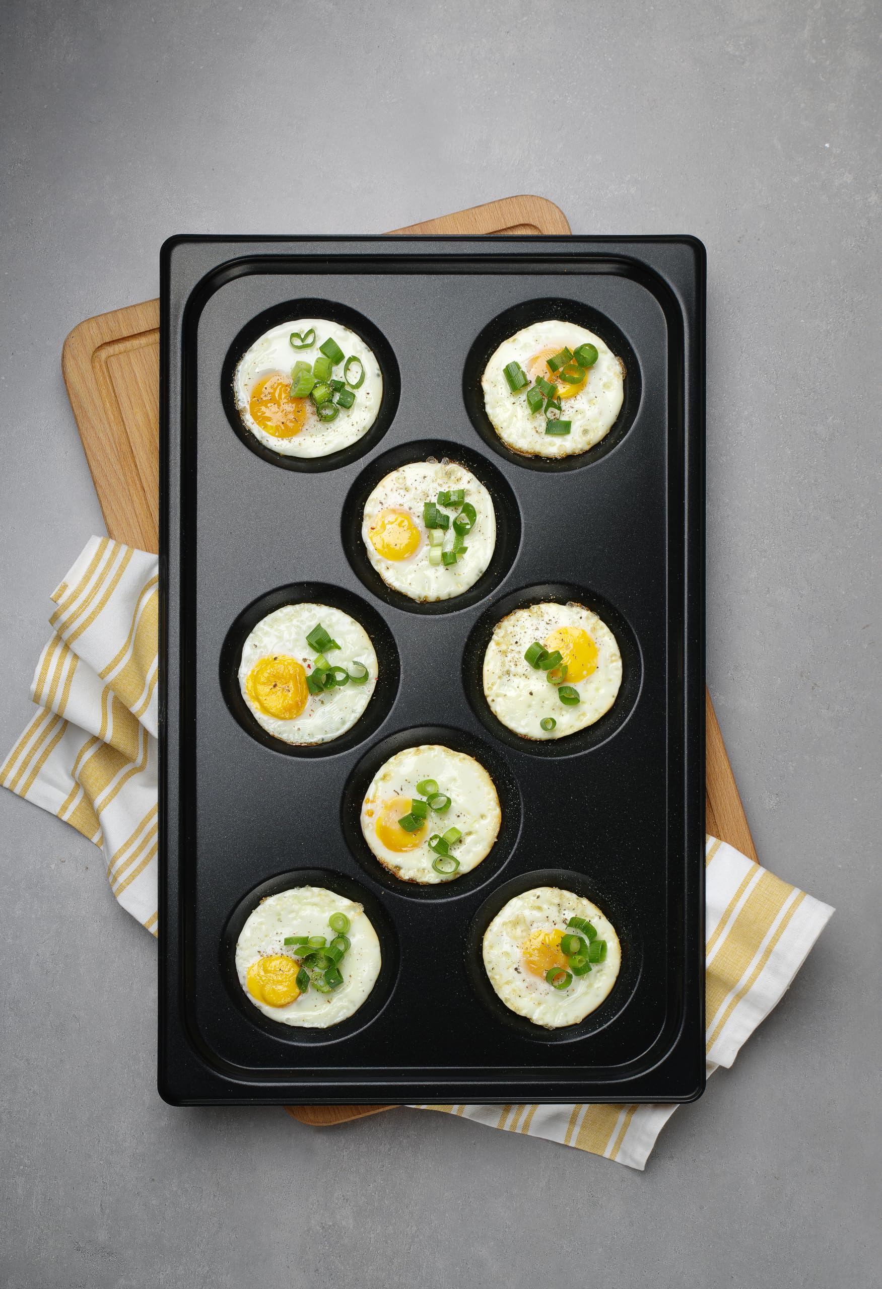 HENDI Bandeja de horno GN 1/1 Convectomat – 8 moldes redondos – para huevos fritos, tortillas, panqueques, crepes – Revestimiento antiadherente – 260°C – 530x325x(H) 26mm – Acero inoxidable