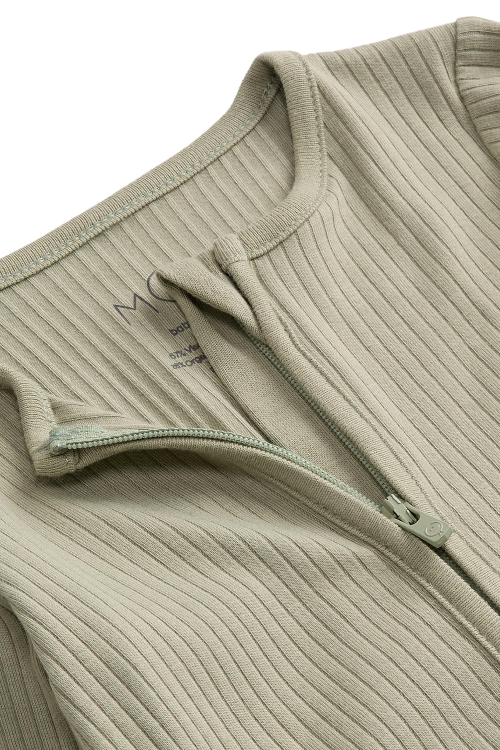 MORI Pijama unisex de canalé con cremallera bidireccional para bebé en color salvia - Ropa de dormir cómoda de bambú y algodón orgánico - Pijama para niños pequeños con diseño de pies - 12-18 meses