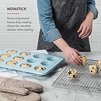 Vista 57 de KitchenAid Molde antiadherente de acero aluminizado para magdalenas de 12 tazas, color plateado