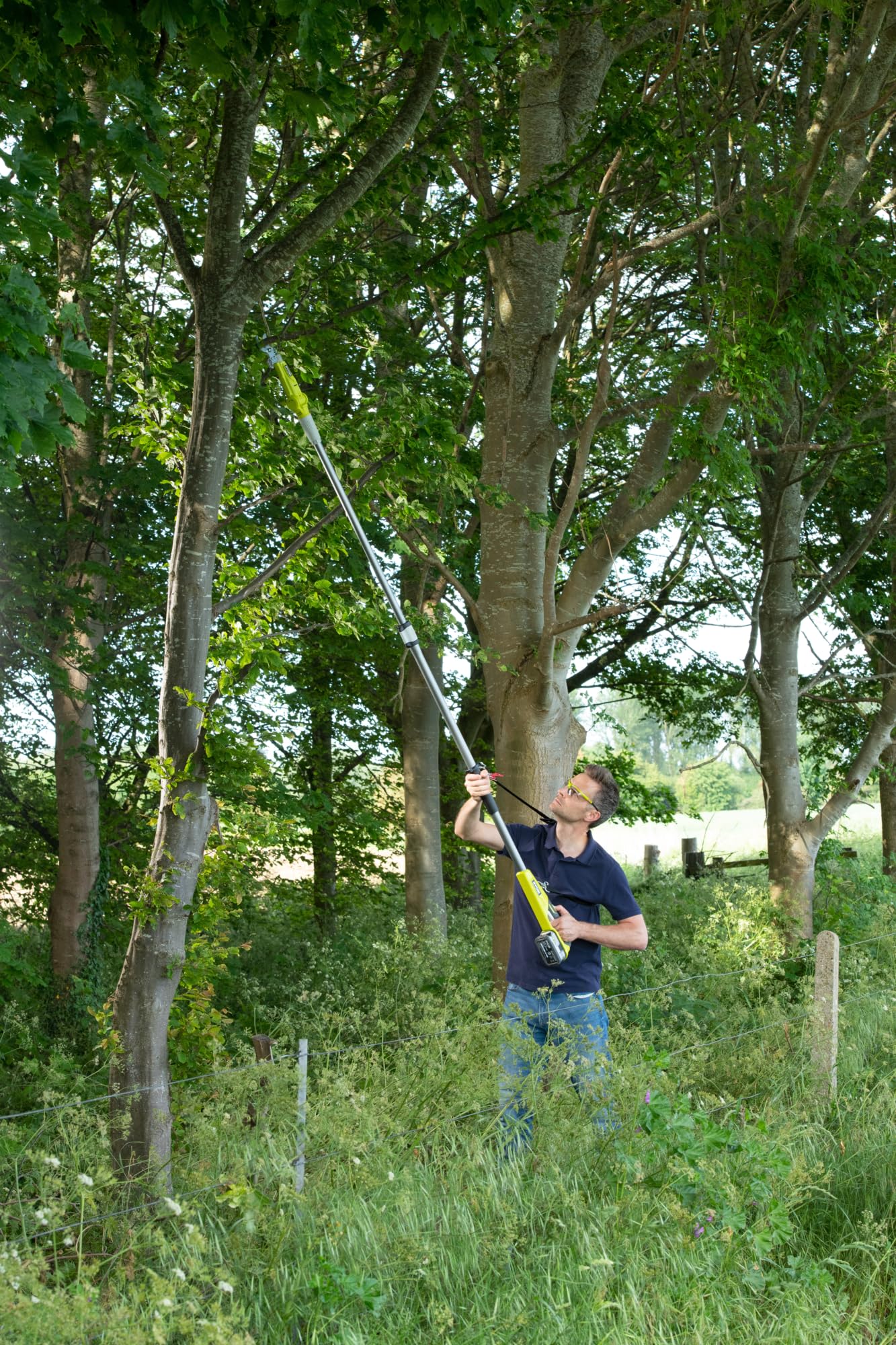 RYOBI - Coupe-Branches télescopique Sans Fil 18V ONE+ RY18PLA-0 – Compact, longueure 2,7m, Lame Tranchante, coupe max 32mm, Idéal Branches Épaisses – Batterie Non Incluse