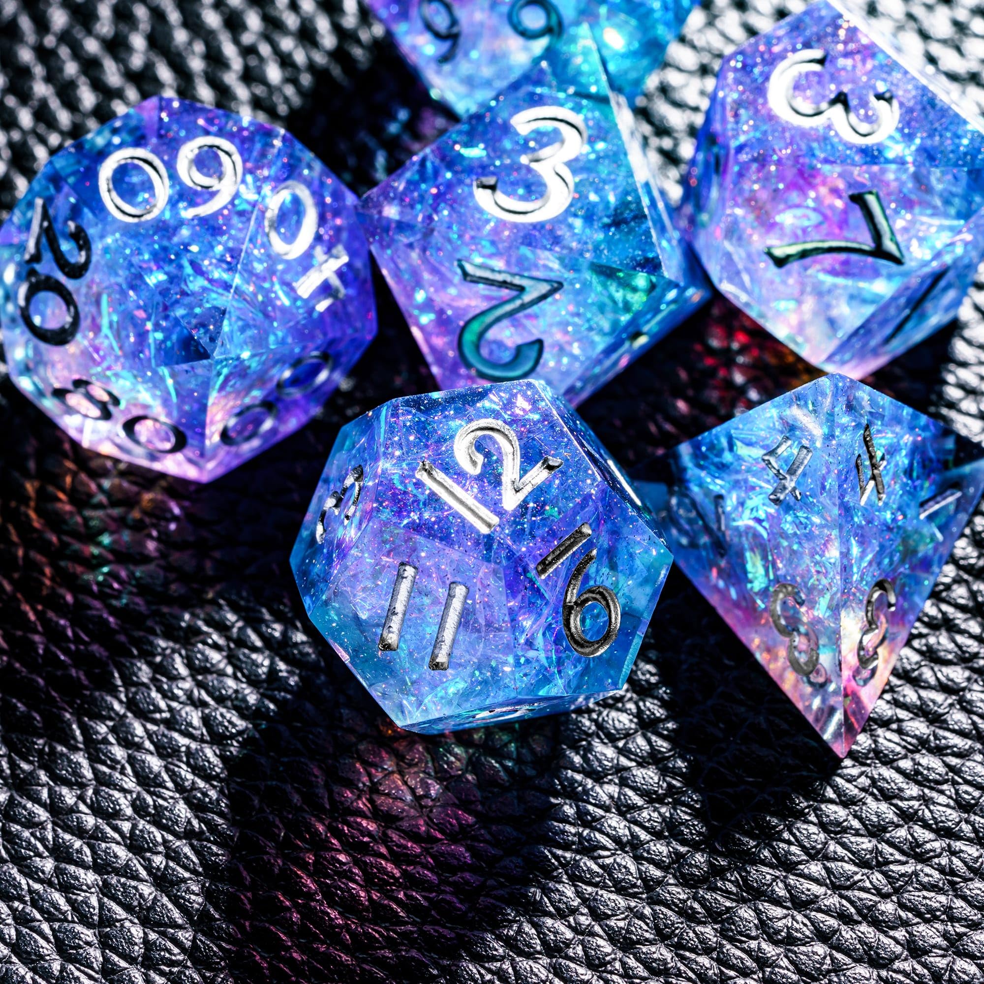 Lot de 7 dés DND, faits à la main à bords tranchants (violet et