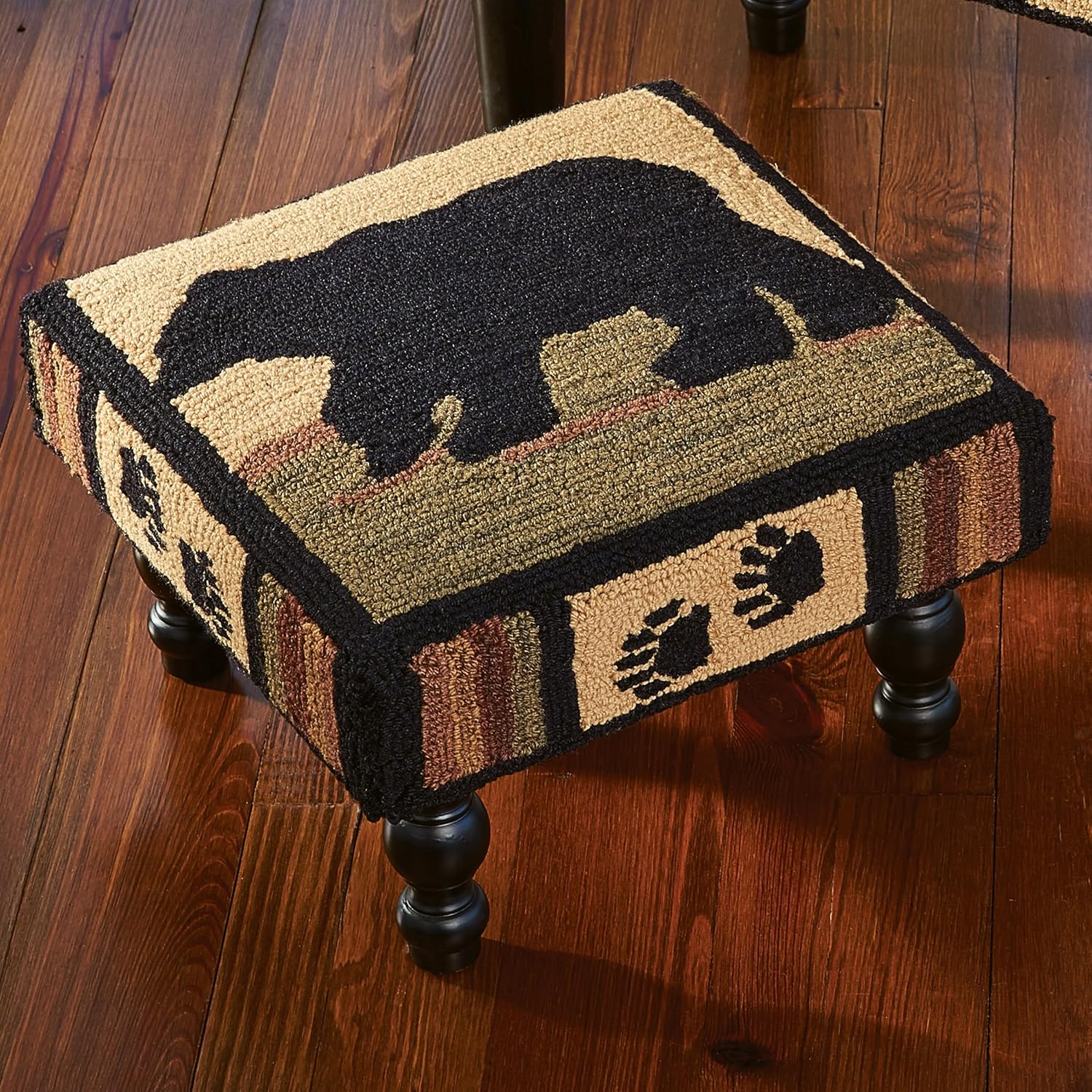 Park Designs Adirondack Bear Hooked Stool