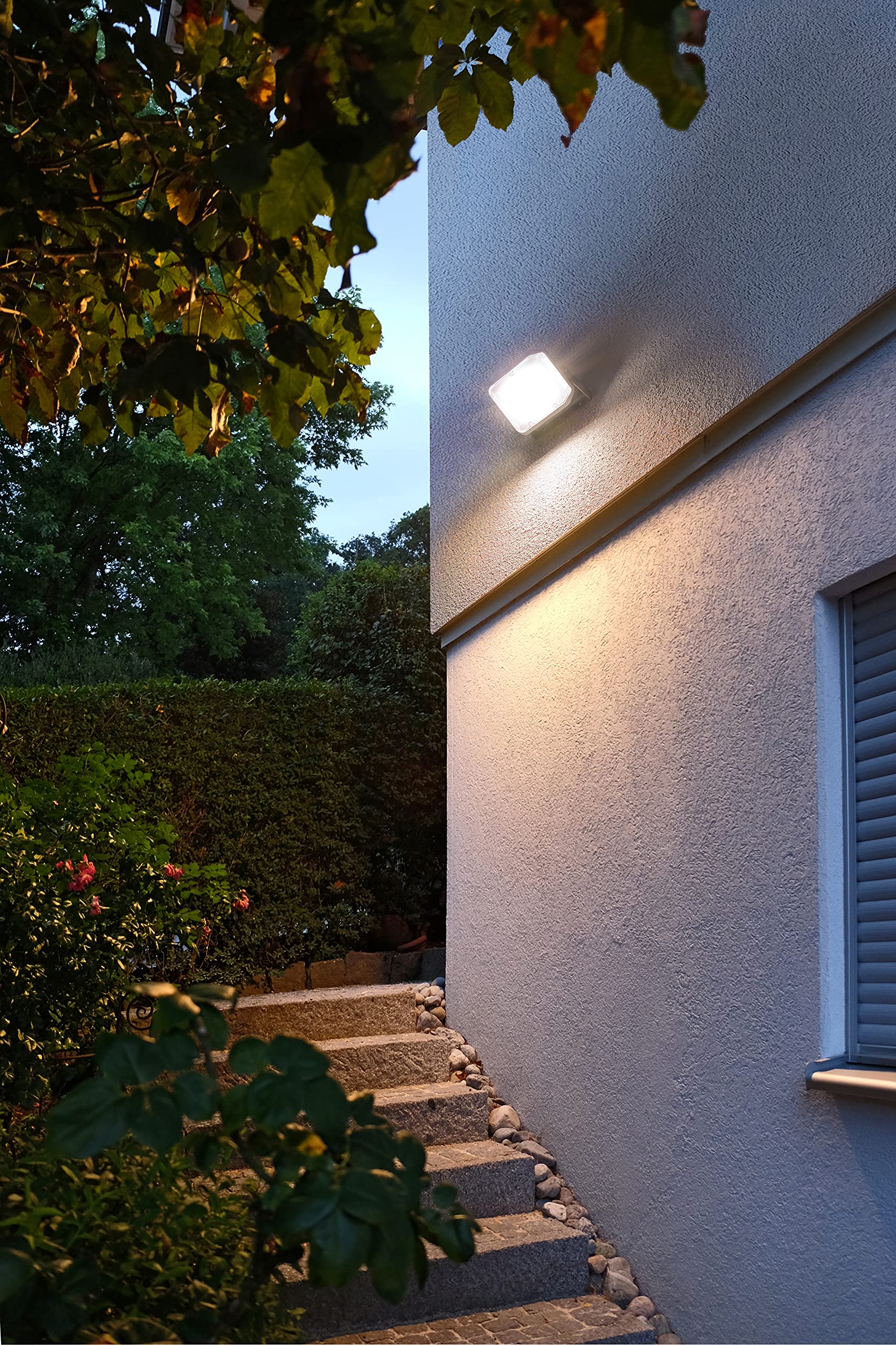 Brennenstuhl Proyector LED AL 2050 / Foco LED exterior de 2080lm para montaje en pared (foco led de exterior montable, conexión impermeable, 20W, 3000K, IP44)