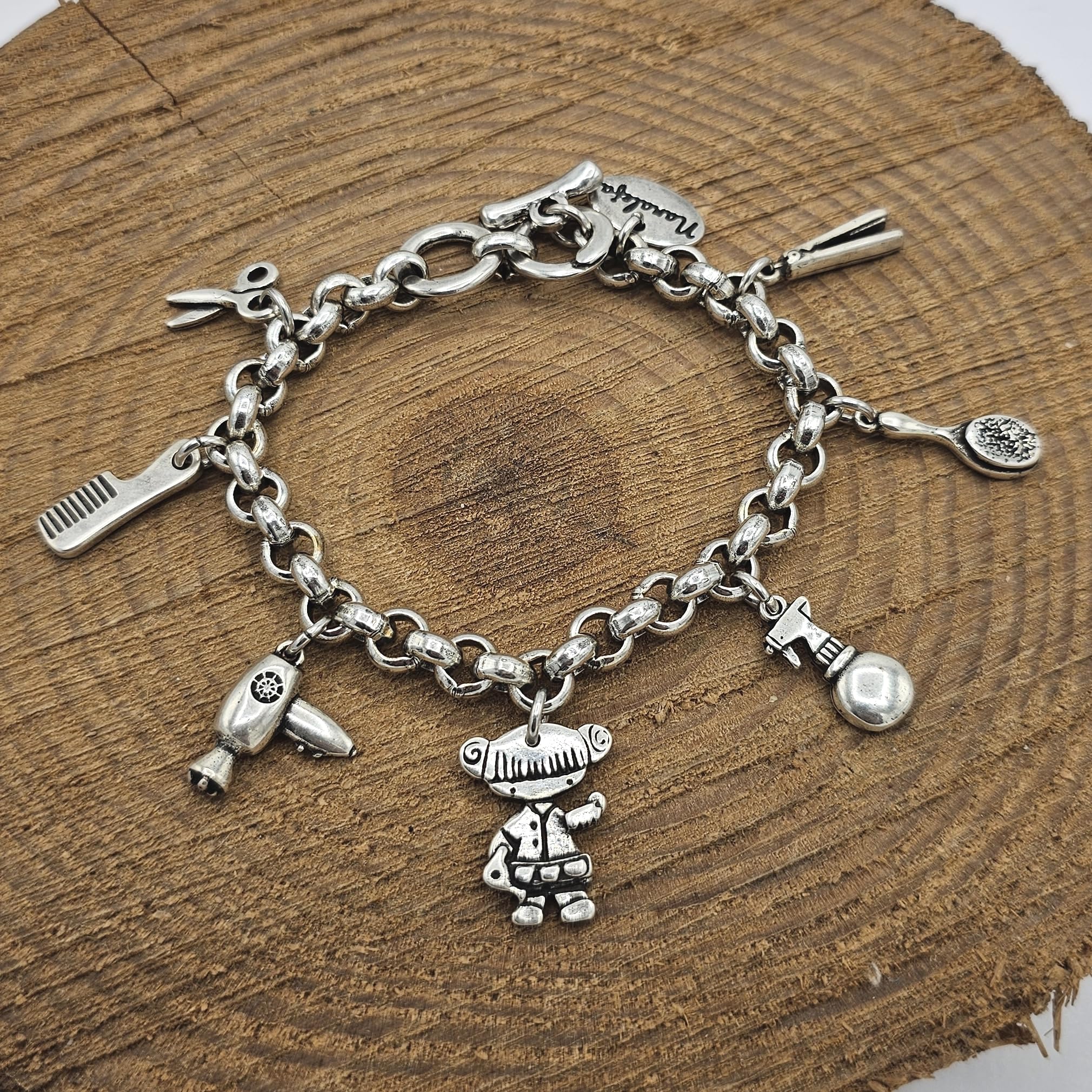 Pulsera Peluquera con 7 Charms de Peluquería, Pulseras Profesiones, Regalos Originales, Cierre Ajustable para Varias Medidas, Hecho en España