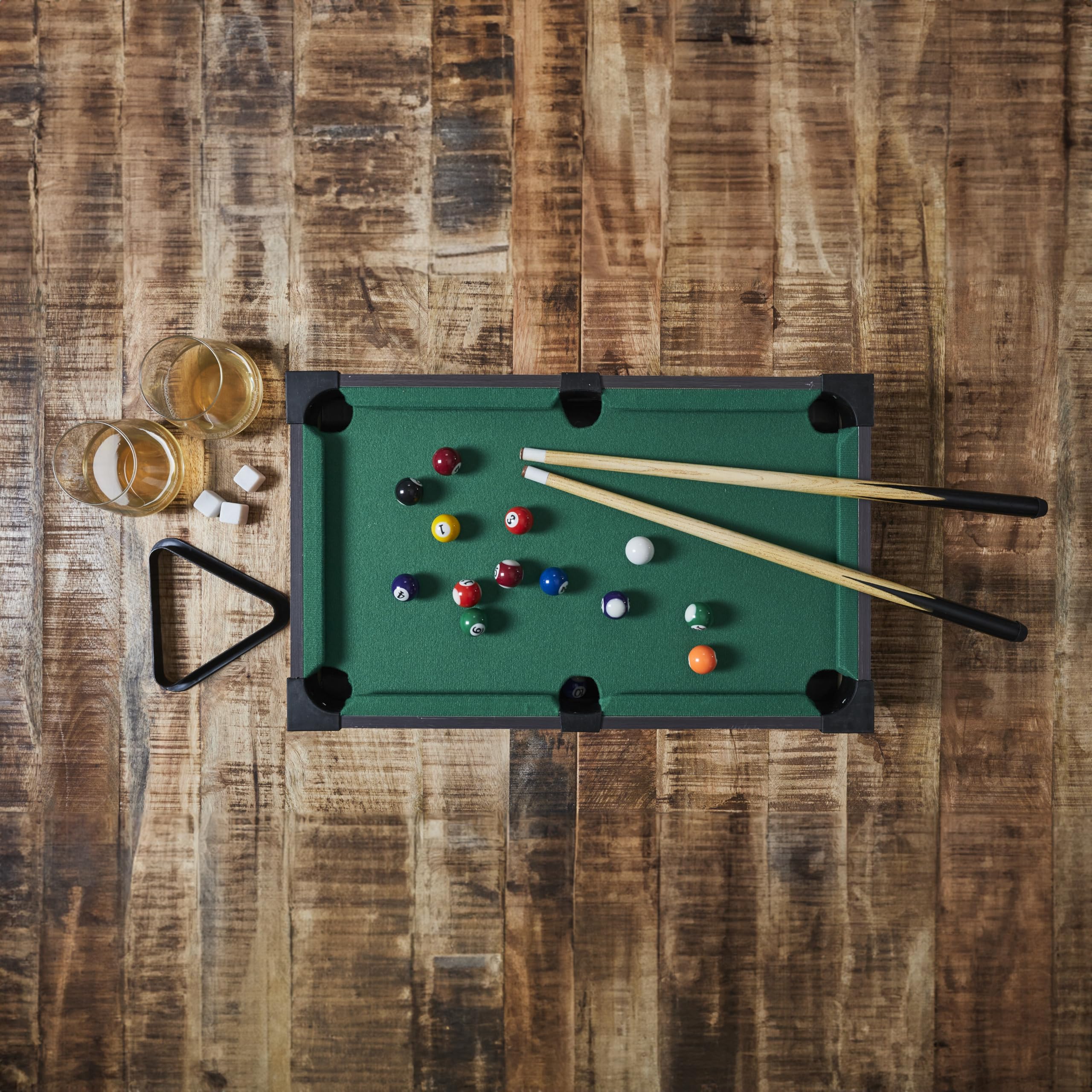 MISTER GADGet - MG2017 Jeu de Table Billard - 2 Queues - 16 Boules - Triangle et Craie Bleue - Conçu pour Soirées Amicales - H10 x L31 x P51 cm - Couleur Marron et Vert | Bois, jeu de table billard, 51x31x10 cm, 2 queues 16 boules triangle et craie, diver