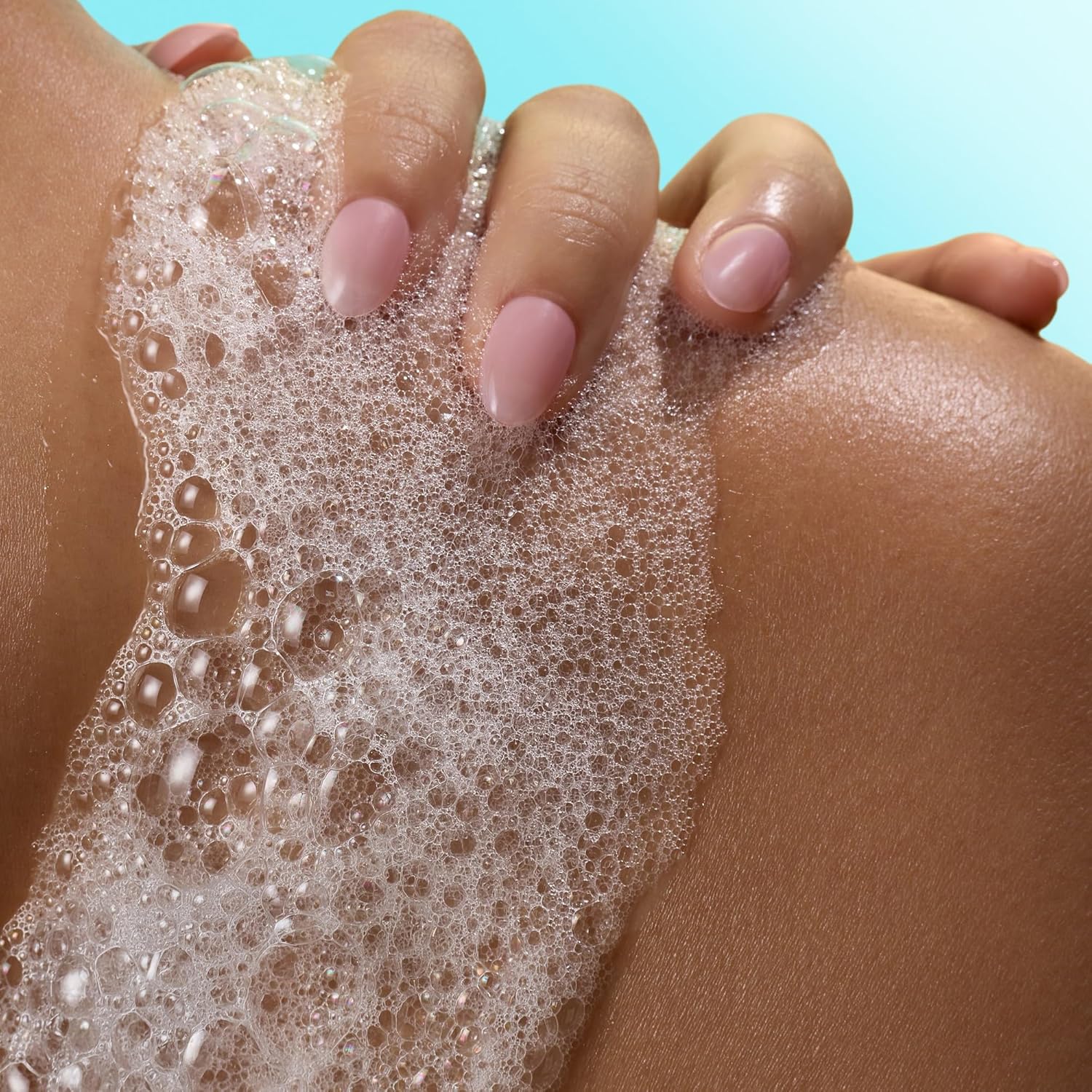 Tree Hut Pink Champagne Foaming Gel Body Wash, Hydrating & Moisturizing Shower Gel for Soft, Glowing Skin, Fruity Floral Scent, 18 fl oz - Image 3