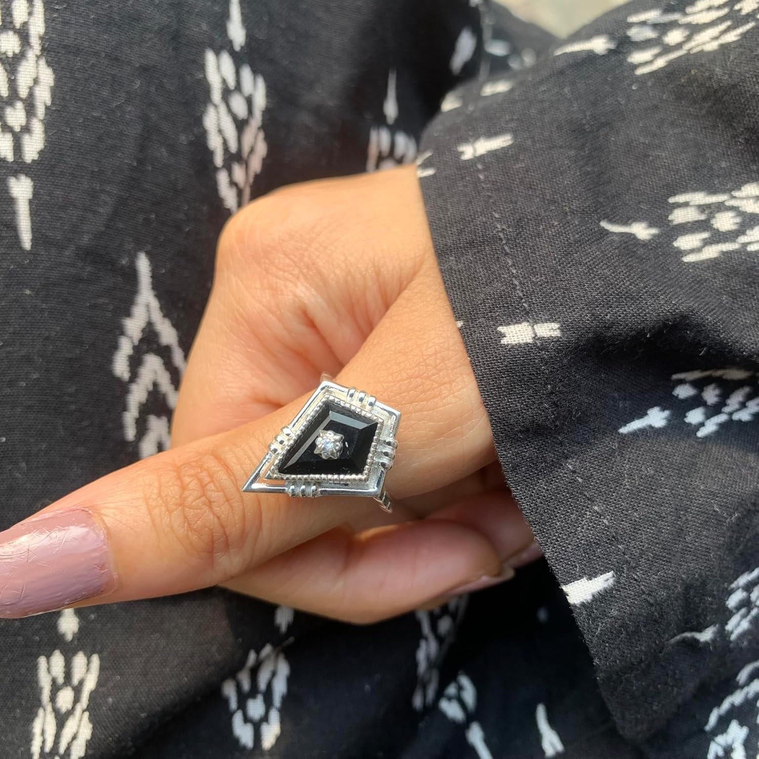 BLACK ONYX 925 STERLING SILVER RING FOR WOMENS LADIES DIAMOND IN MIDDLE ENGAGEMNET ONYX AND DIAMOND GEMSTONE HANDMADE PROMISE ART-DECO