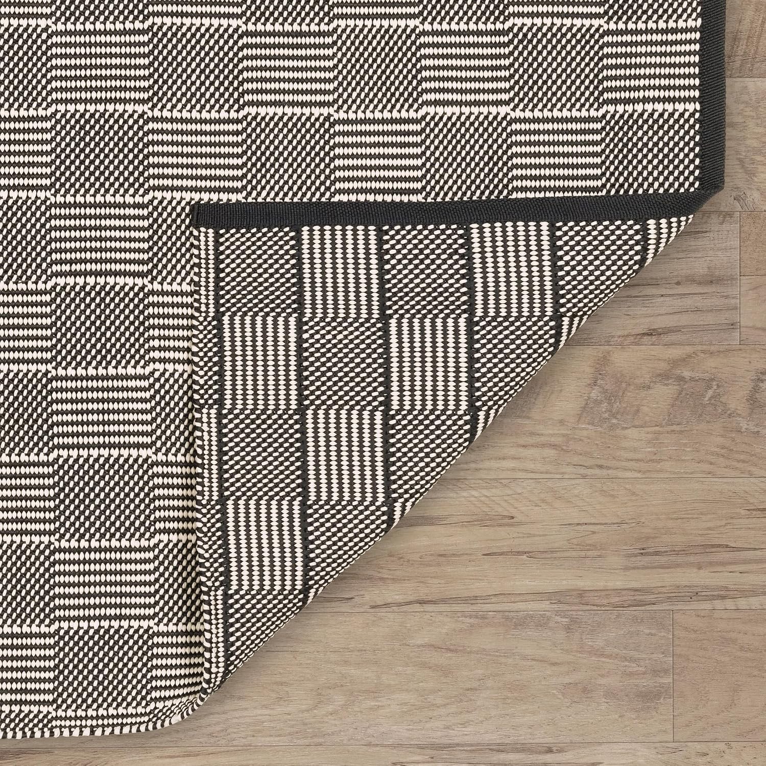 Home Conservatory Squares Navy Handwoven Indoor/Outdoor 4 X 6 Feet, Blue/White Geometric Pattern