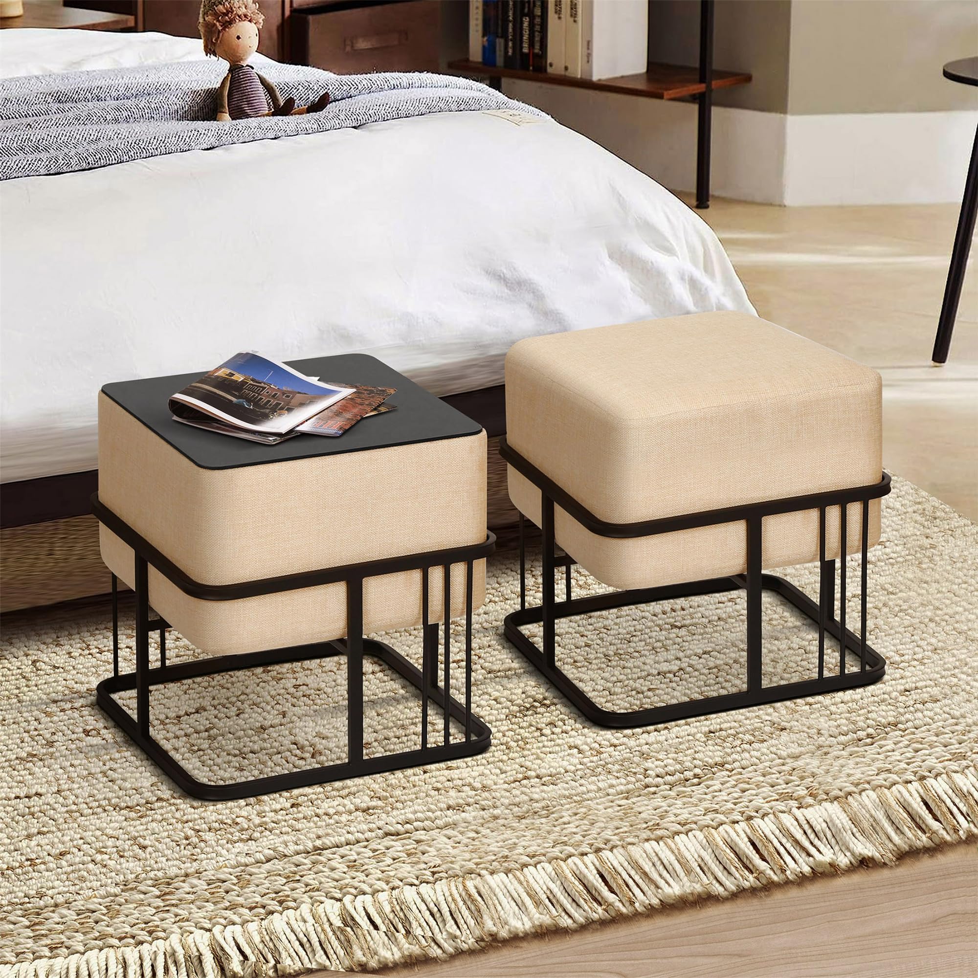 [en.casa] Puff Tas Juego de 2 Taburetes Apilables Reversibles Reposapiés Silla Tocador Diseño 2 en 1 Asiento Acolchado Tablero de Mesa Cuadrado MDF Metal 38x38x38 cm Beige