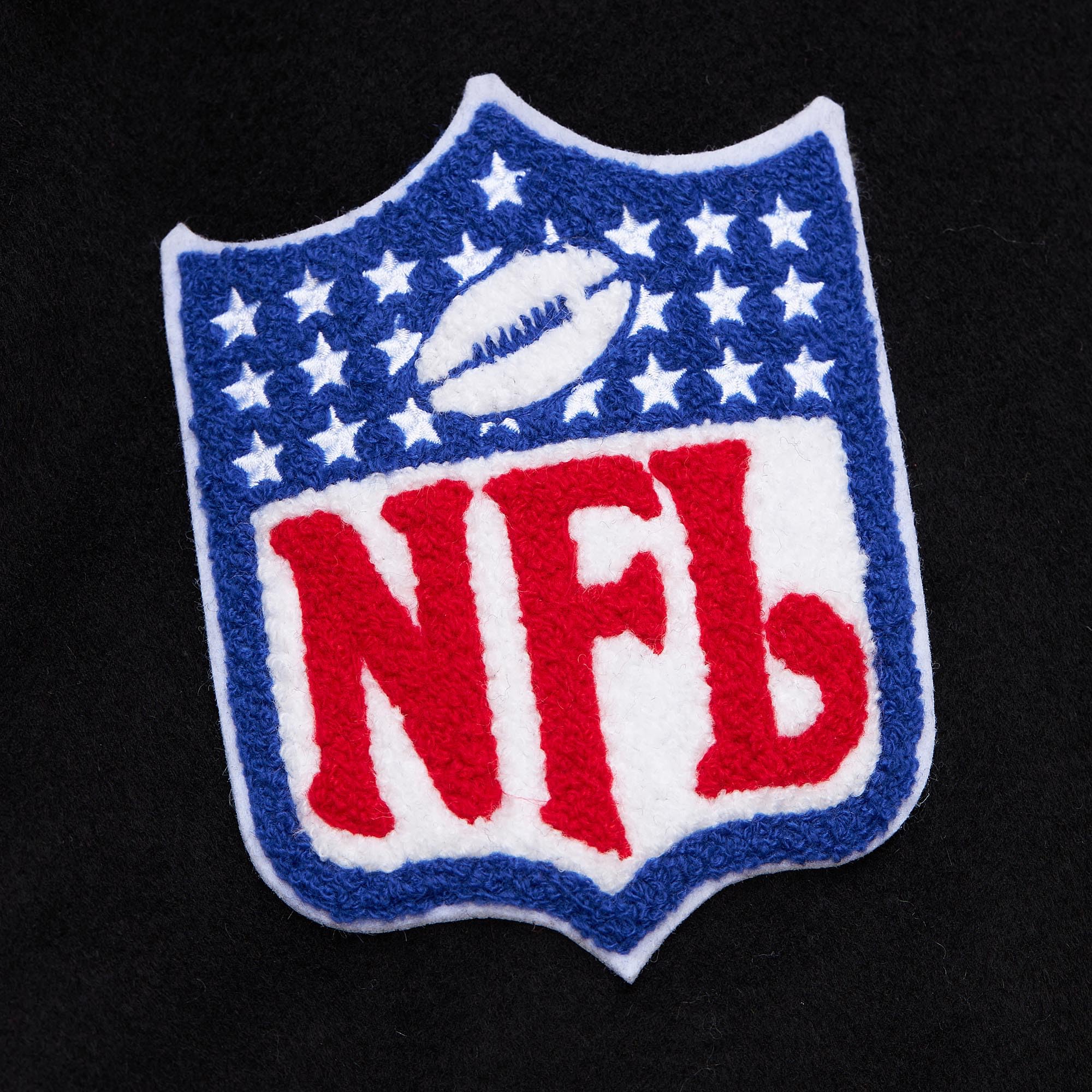 Mitchell & Ness NFL Blackout Giacca college retrò | Misto lana-poliestere | Maniche in PU | Toppe e ricami di alta qualità su petto e maniche | Polsini a coste su colletto, maniche e orlo
