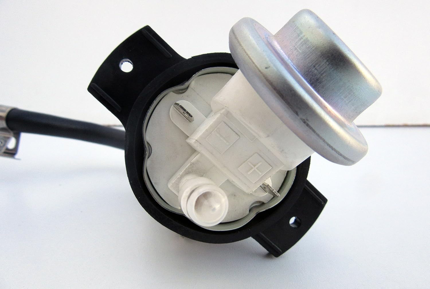 Autobest F4125 Fuel Pump and Strainer Set