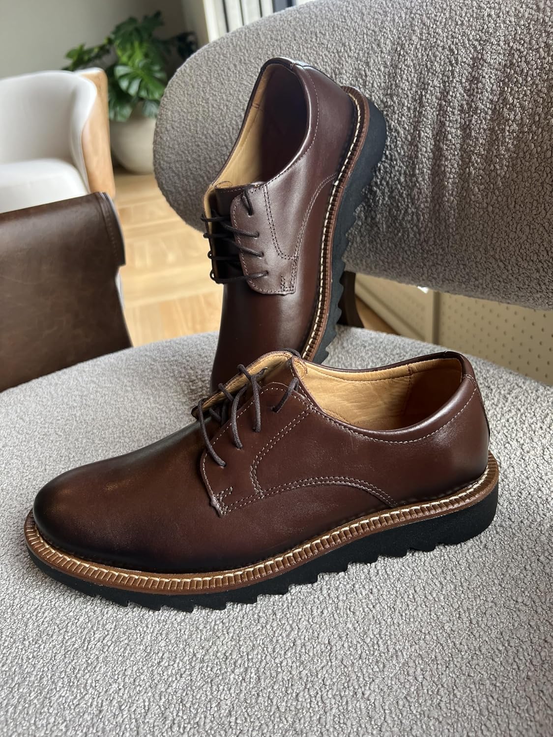 Sapato Social Derby Masculino Em Couro Solado Tratorado Exclusivo em promoção! Veja a oferta e mais achadinhos de Sapatos 6 Hoje é o melhor dia para comprar Sapato Social Derby Masculino Em Couro Solado Tratorado Exclusivo com aquele preço maroto! Promoção! Aproveite a oferta! 6