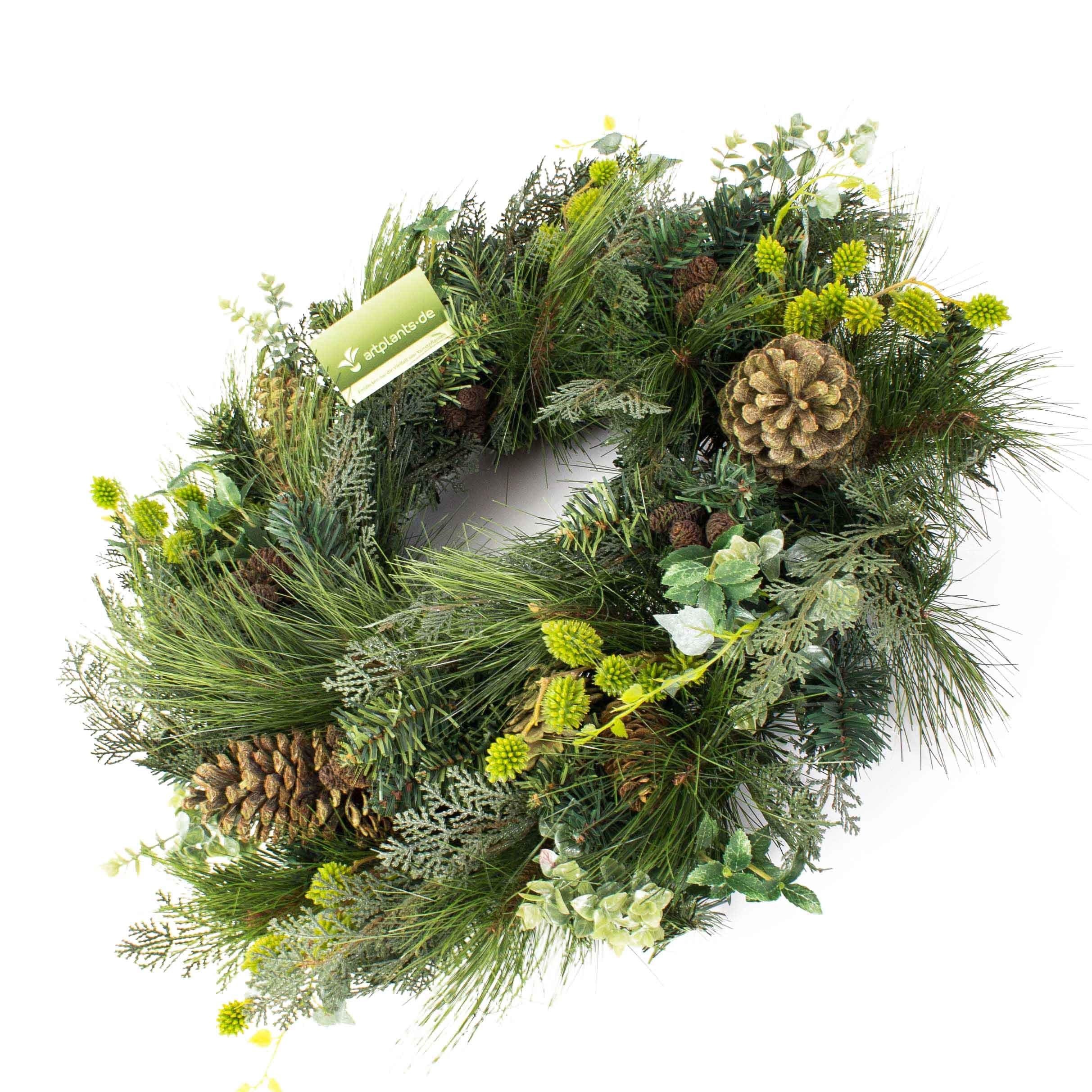 artplants.de Künstlicher Tannenkranz, Zapfen und Efeu, Ø 60cm - Türkranz - Weihnachtsdeko