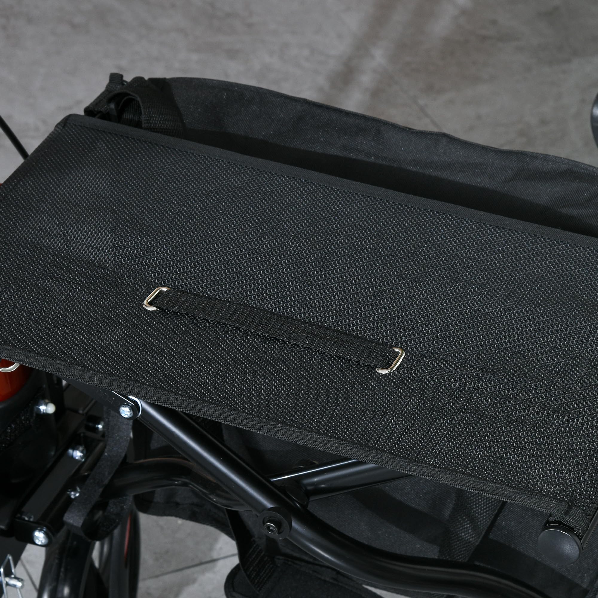 HOMCOM Andador para Ancianos Plegable de Aluminio con Asiento Rojo y Negro | Andador para Personas Mayores, 4 Ruedas, Altura Ajustable, Frenos de Maneta, Bolsa de Transporte