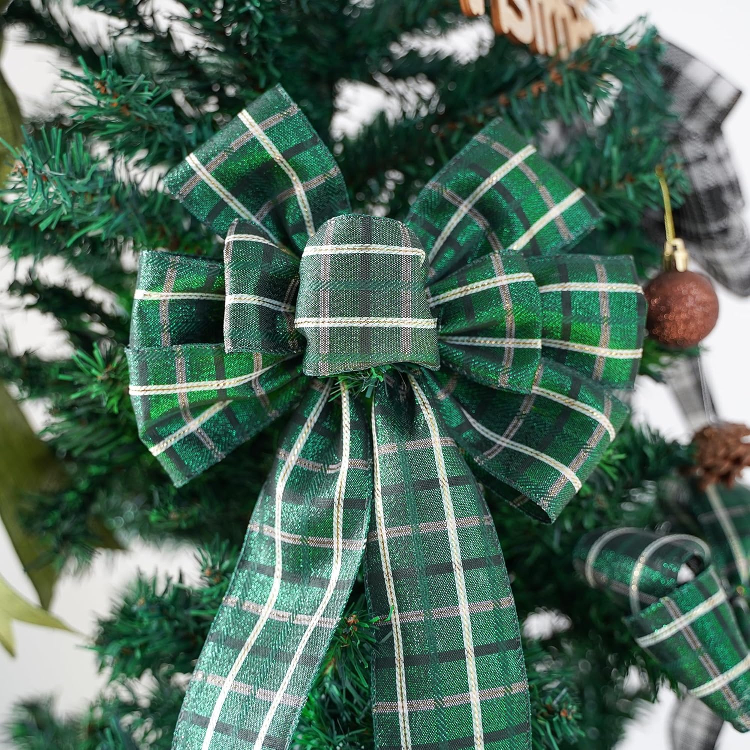 MEEDEE Green Buffalo Plaid Ribbon 2.5 Inch Green Wired Edges Ribbon Tartan 25 Yards Plaid Ribbons Christmas Gift Wrap Ribbon Wired Checkered Ribbon for Christmas Tree, Holiday Crafts, Outdoor Decor