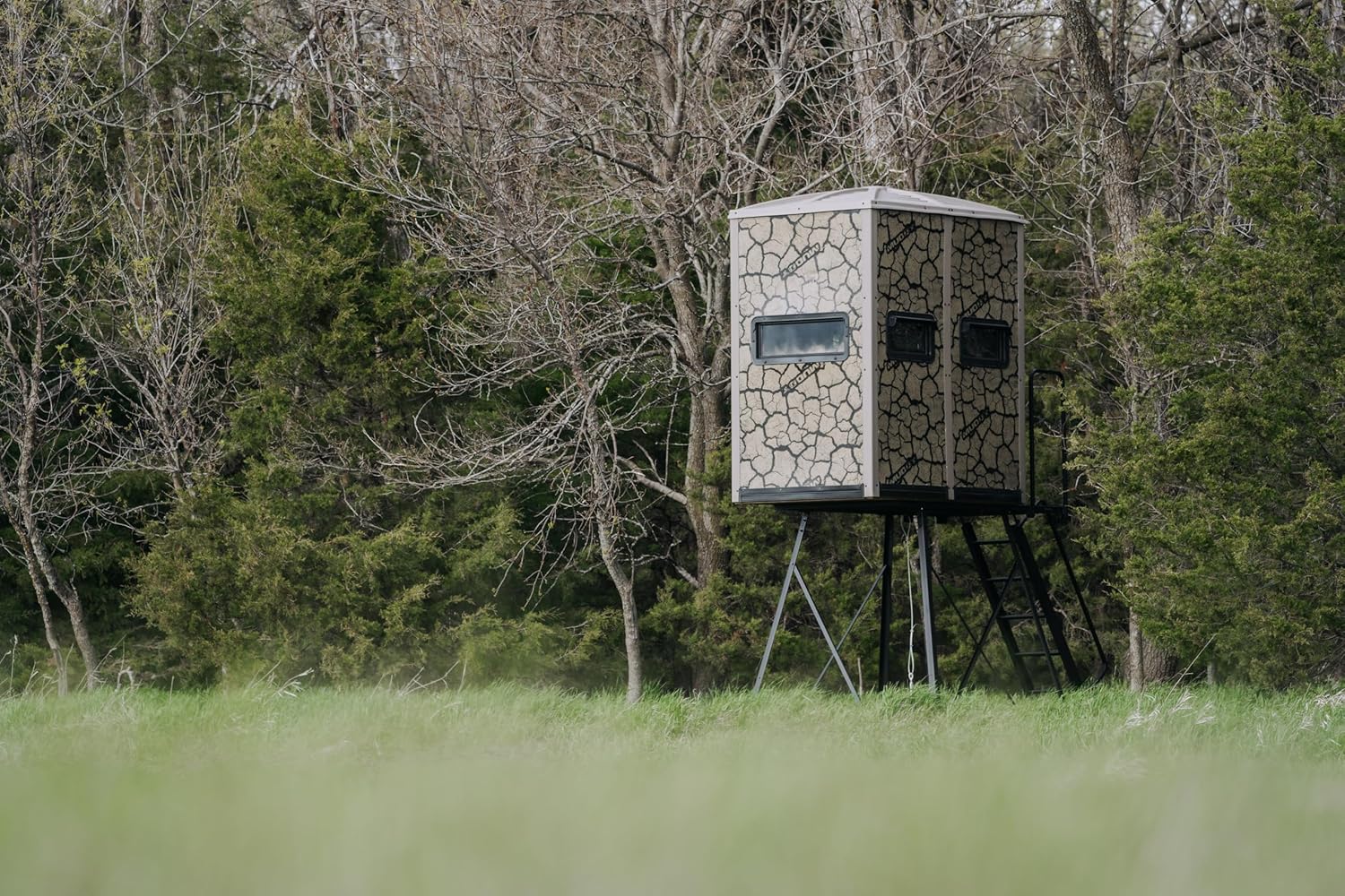 Striker Box Blind W/Elite 5' Tower/Steel Wall CONSTUCTION/Cracked MUD CAMO