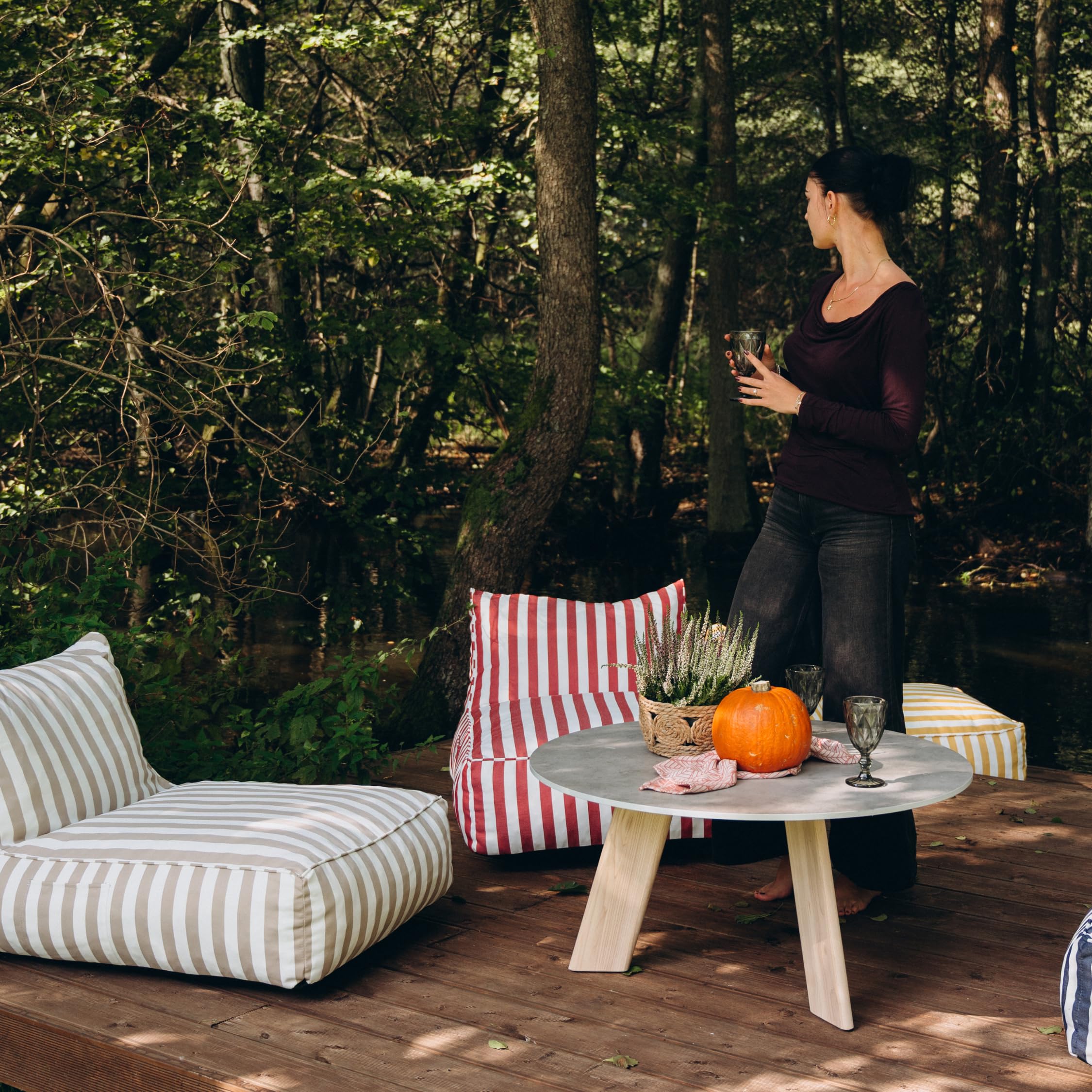 Gutekissen® Sitzsack Erwachsene XXL - Outdoor Sitzkissen Wetterfest - im Streifen-Design - bequemer Loungesessel für Terrasse, Balkon, Garten & Patio, UV-beständig - 72x102x65cm (Beige)