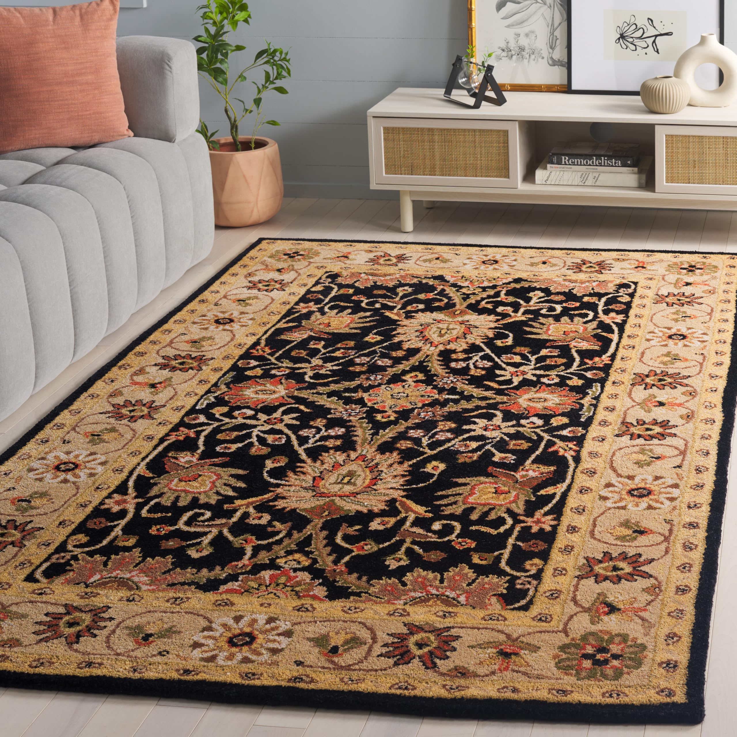 SAFAVIEH Antiquity Collection Area Rug - 5' x 8', Black, Handmade Traditional Oriental Wool, Ideal for High Traffic Areas in Living Room, Bedroom (AT249B)