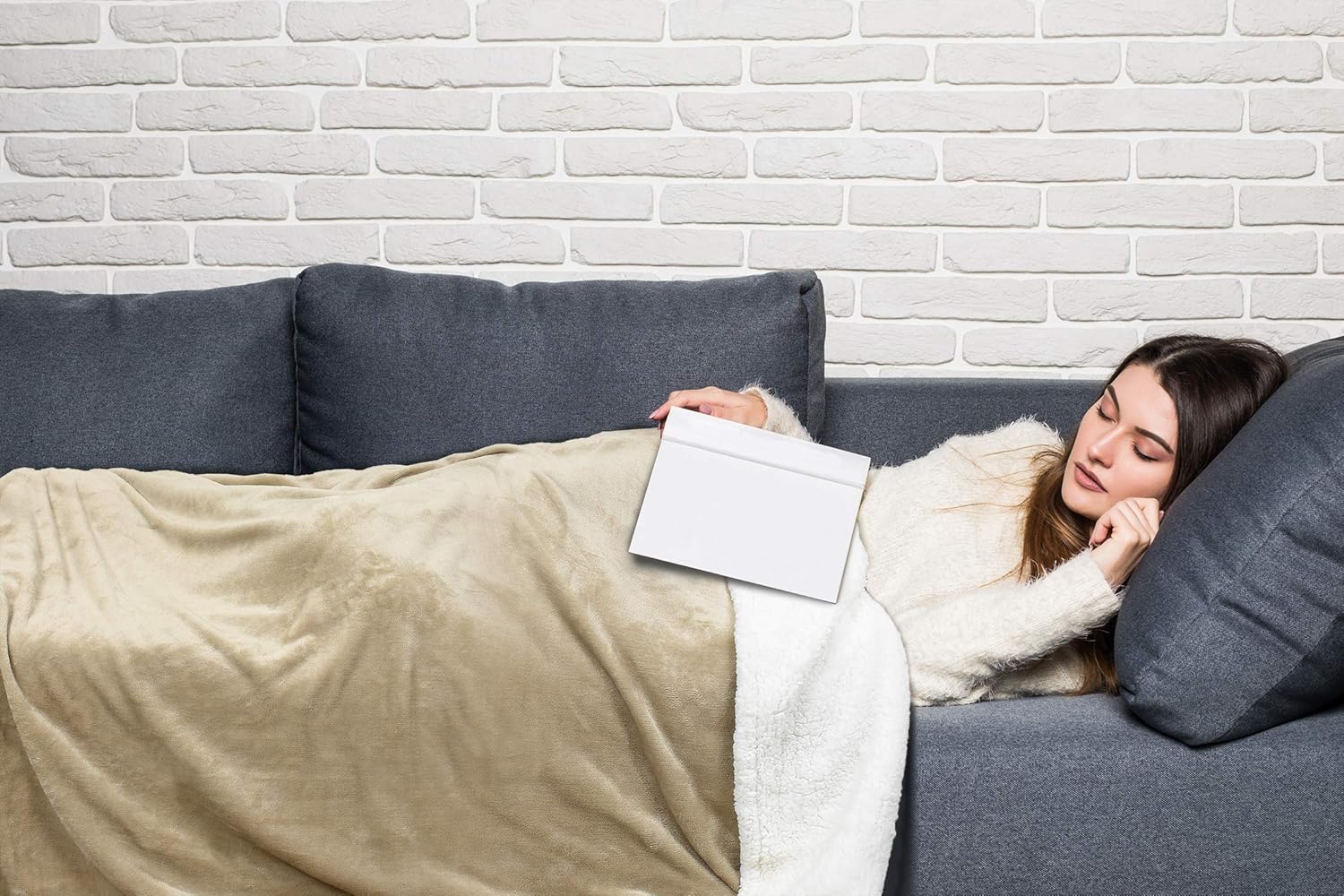 Tirrinia Sherpa Throw Plush Blanket Camel Throw Twin Size 60inch x 80inch Bedding Fleece Reversible Blanket for Bed and Couch, Super Soft Comfy Warm Fuzzy TV Blanket