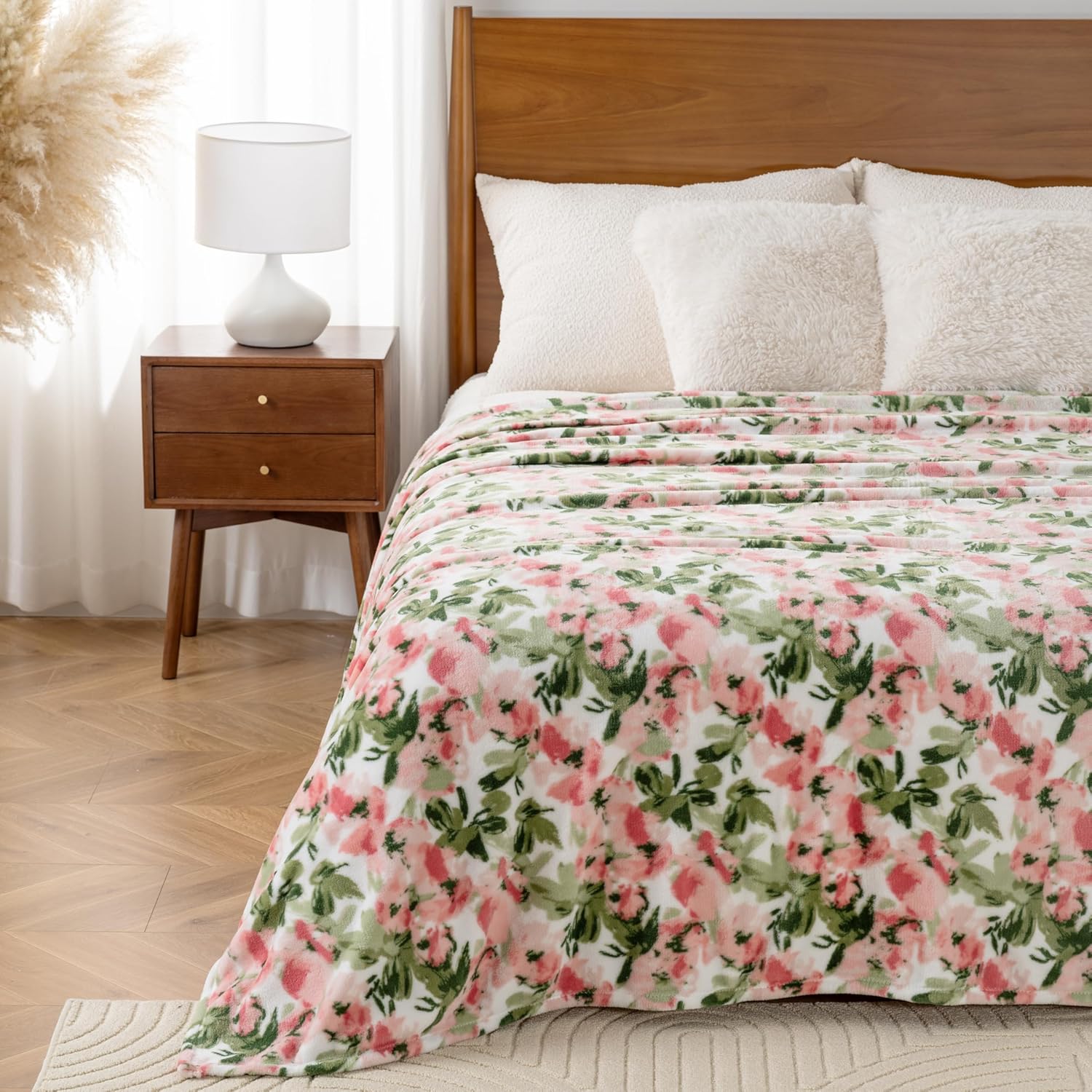Luxury Printed Fleece Warm Blanket, Soft Lightweight Velvety Plush Throw for Couch and Bed, Cozy Comfy for All Seasons(Ivory Pink Flowers, 70×90 Inches)