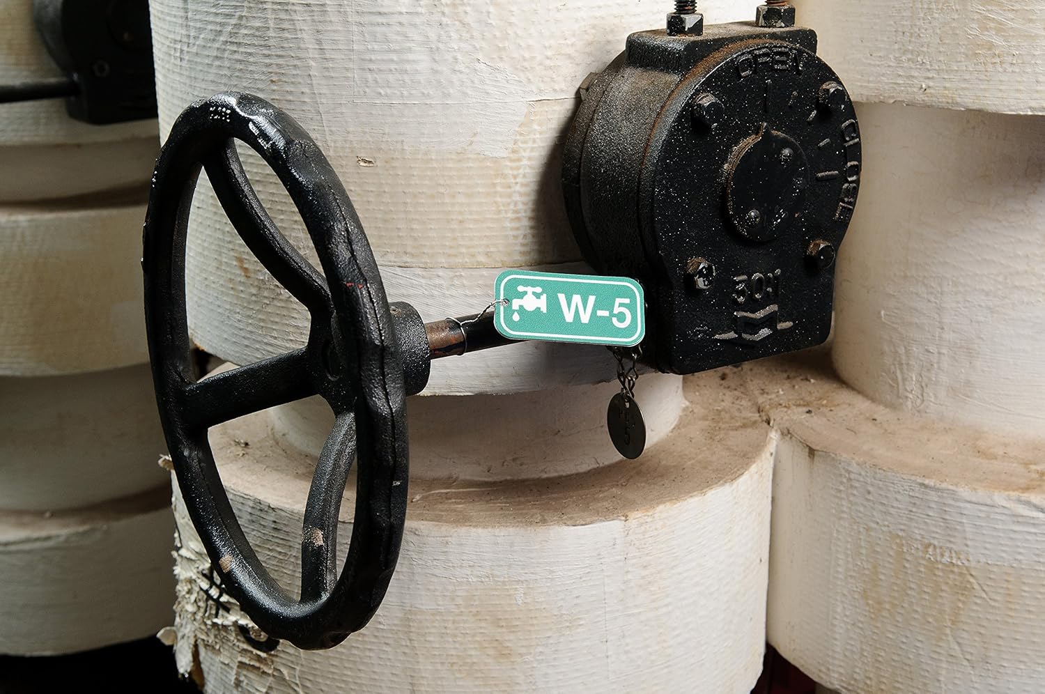 Brady 105648 1 1/2" Height x 3" Width, 1.5 inches Plastic (B-401), White on Green Energy Source Tags (5 Tags)