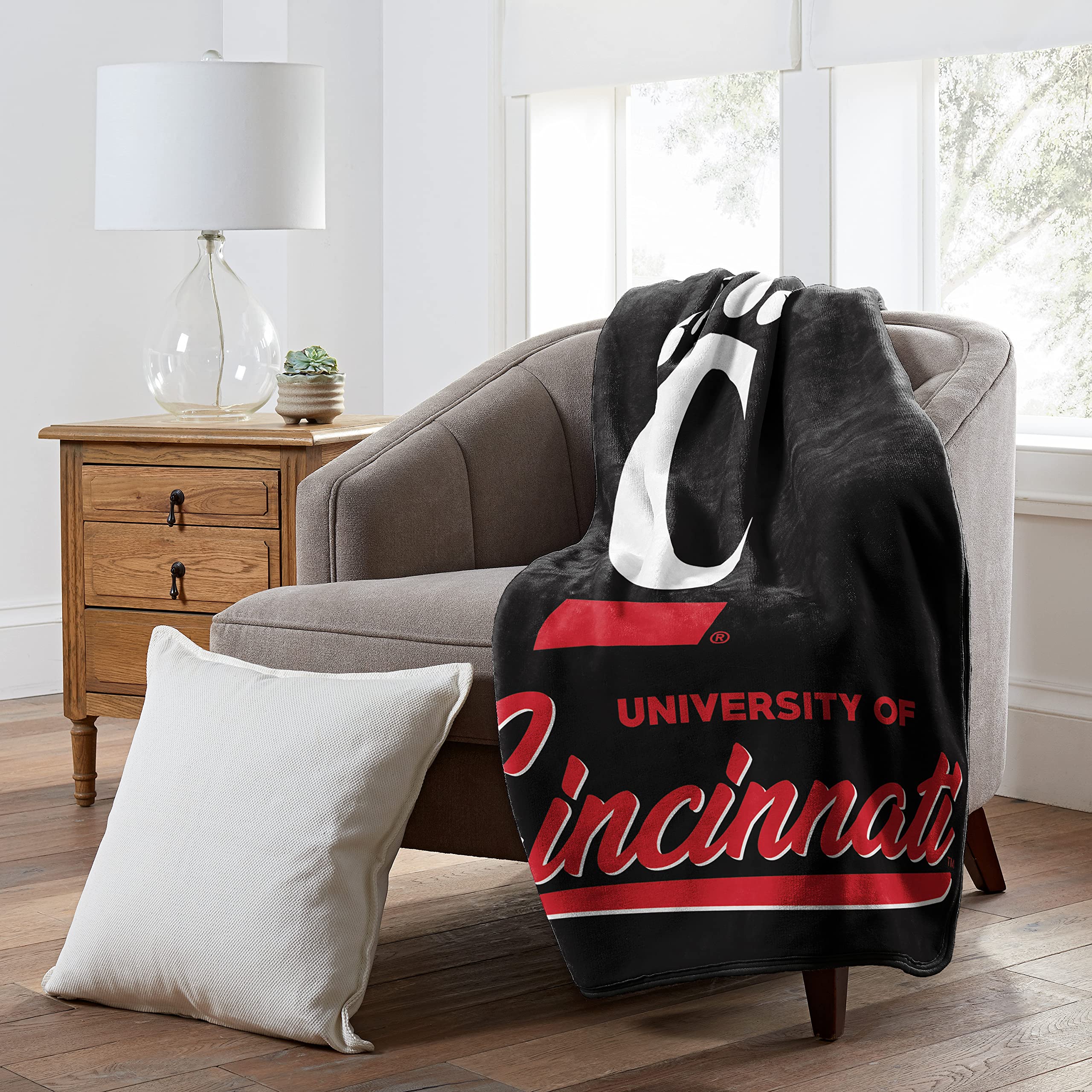 Northwest NCAA Cincinnati Bearcats Unisex-Adult Raschel Throw Blanket, 50