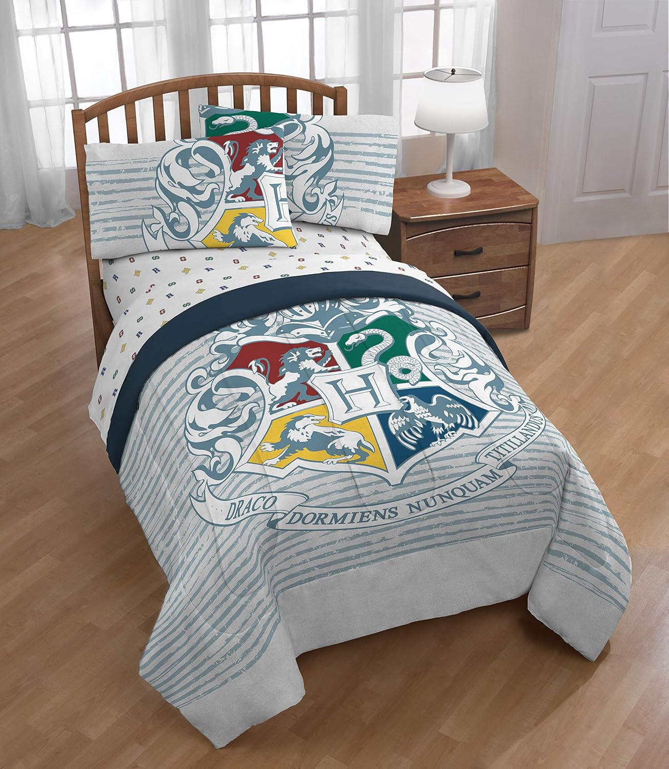 Jay Franco Witchcraft & Wizardry Twin/Full Comforter (Offical Harry Potter Product), Gray