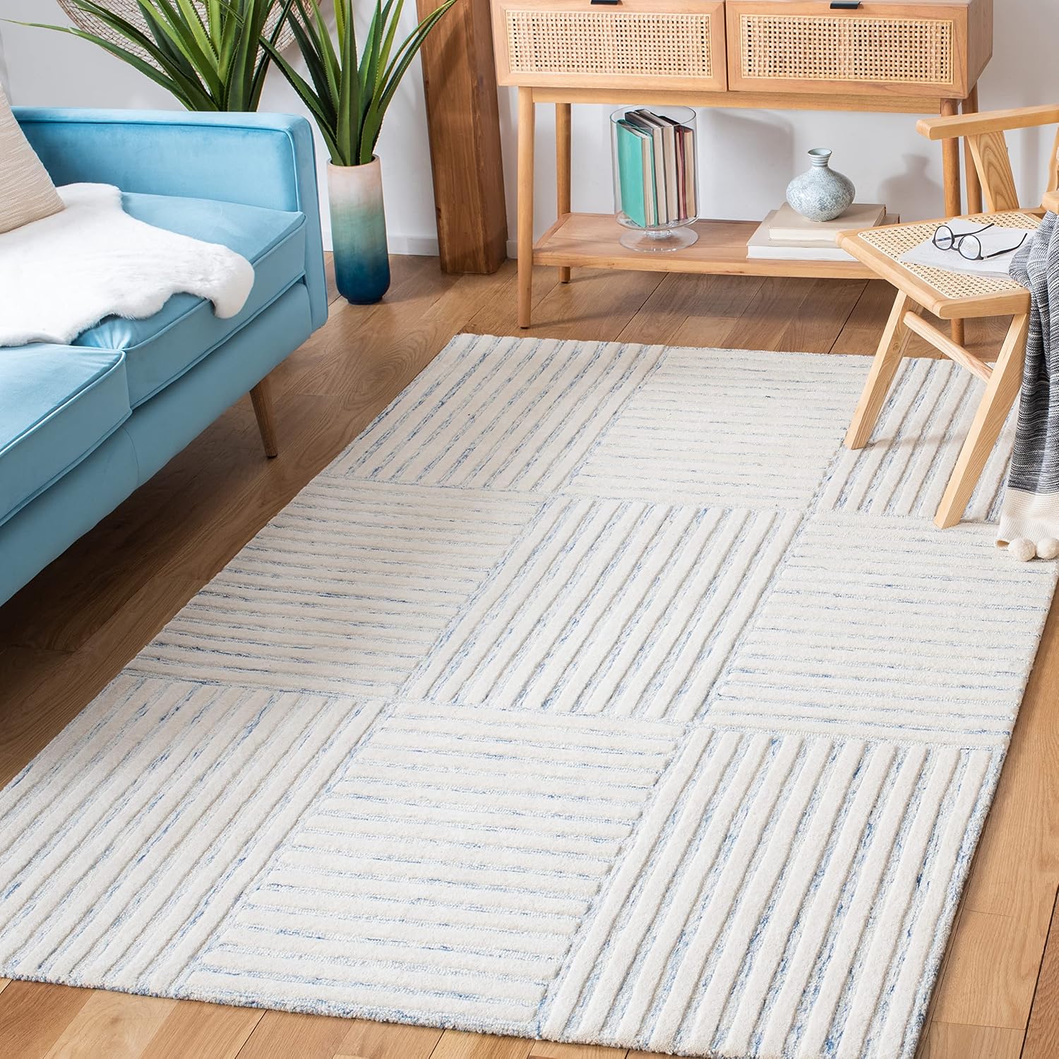 SAFAVIEH Metro Collection Runner Rug - 2'3" x 9', Red & Ivory, Handmade Wool, Ideal for High Traffic Areas in Living Room, Bedroom (MET858Q)