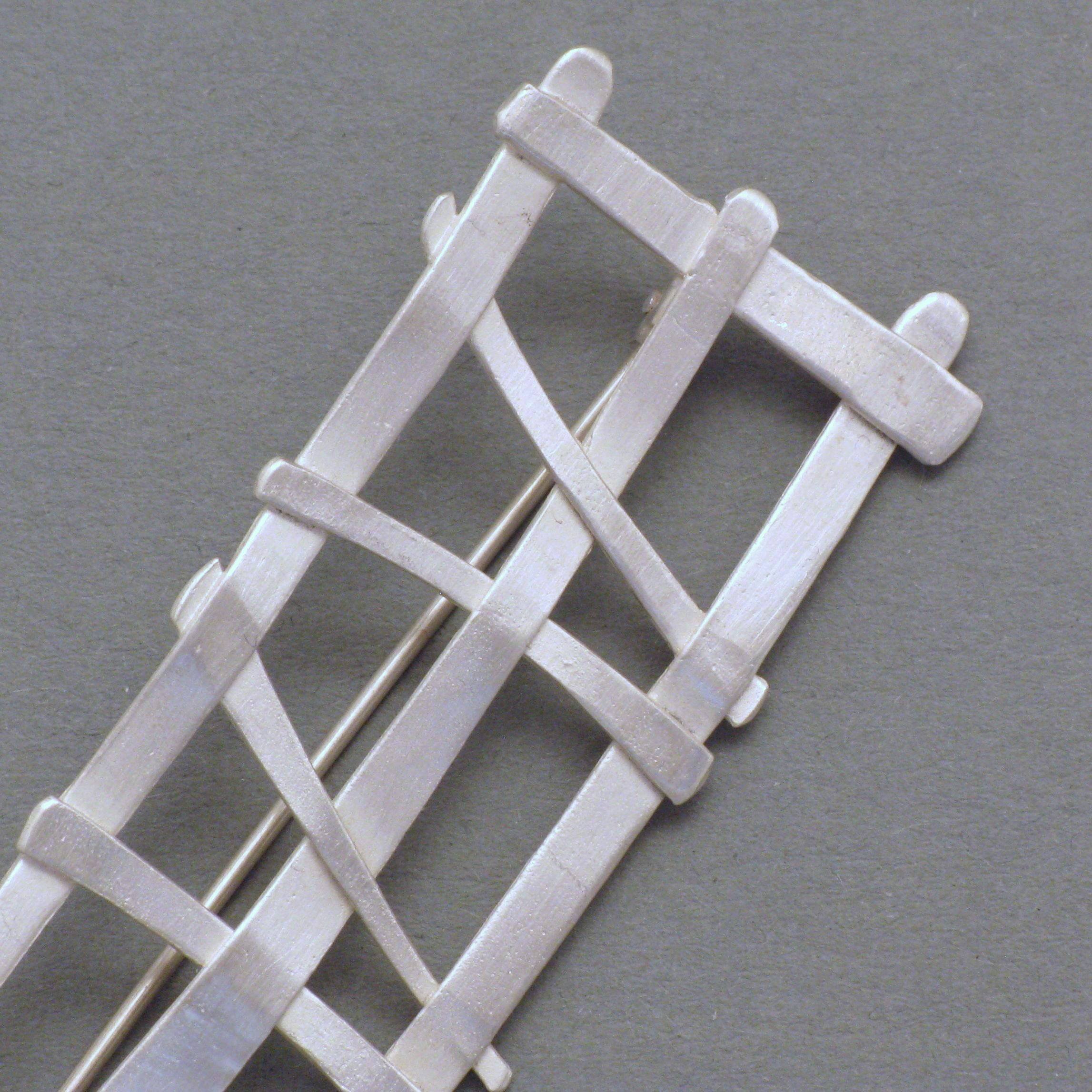 Silber-Brosche Gitter schmal, weiß