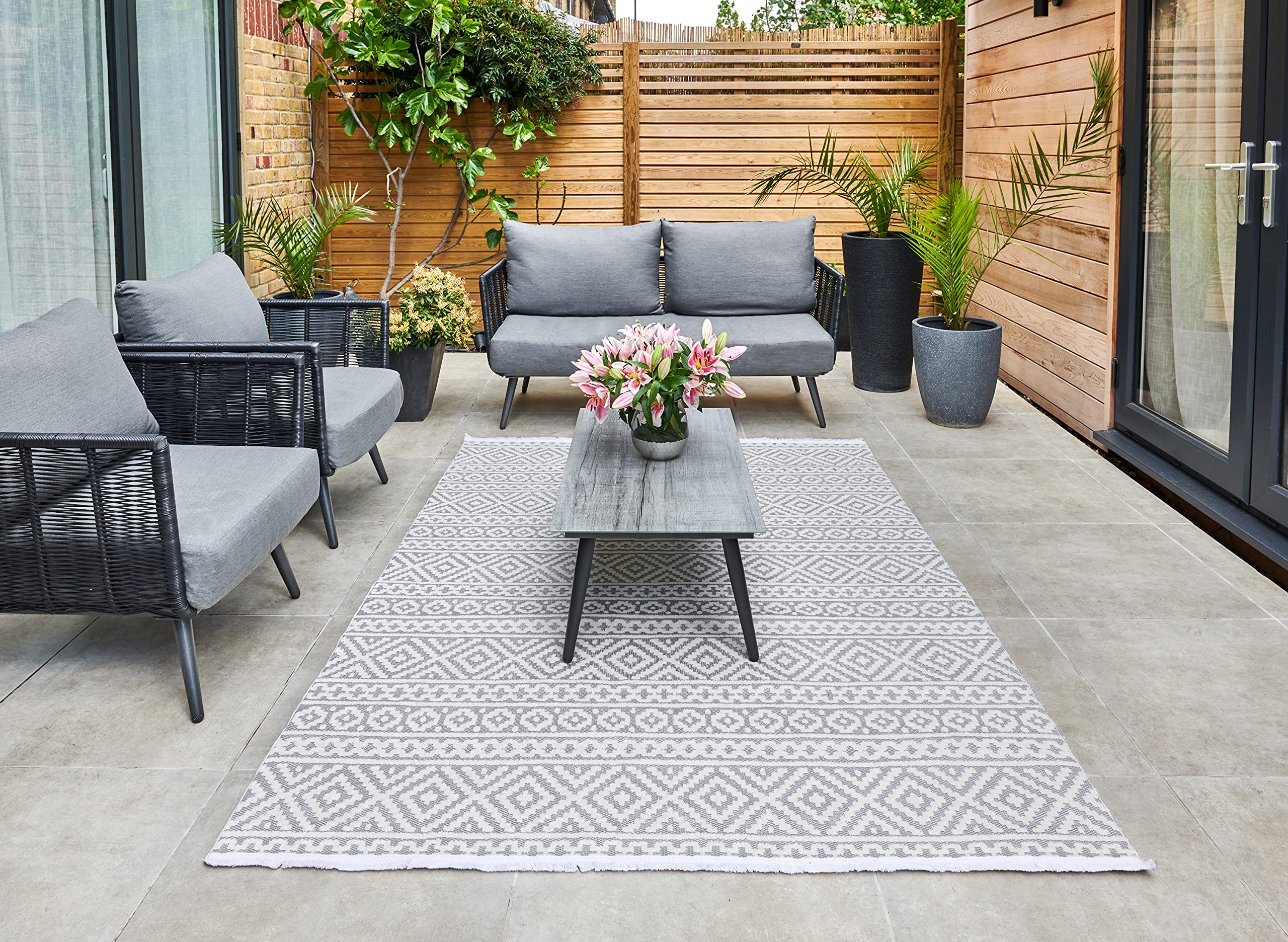 Jazz Traditional Indoor Outdoor Rug Jazz Silver
