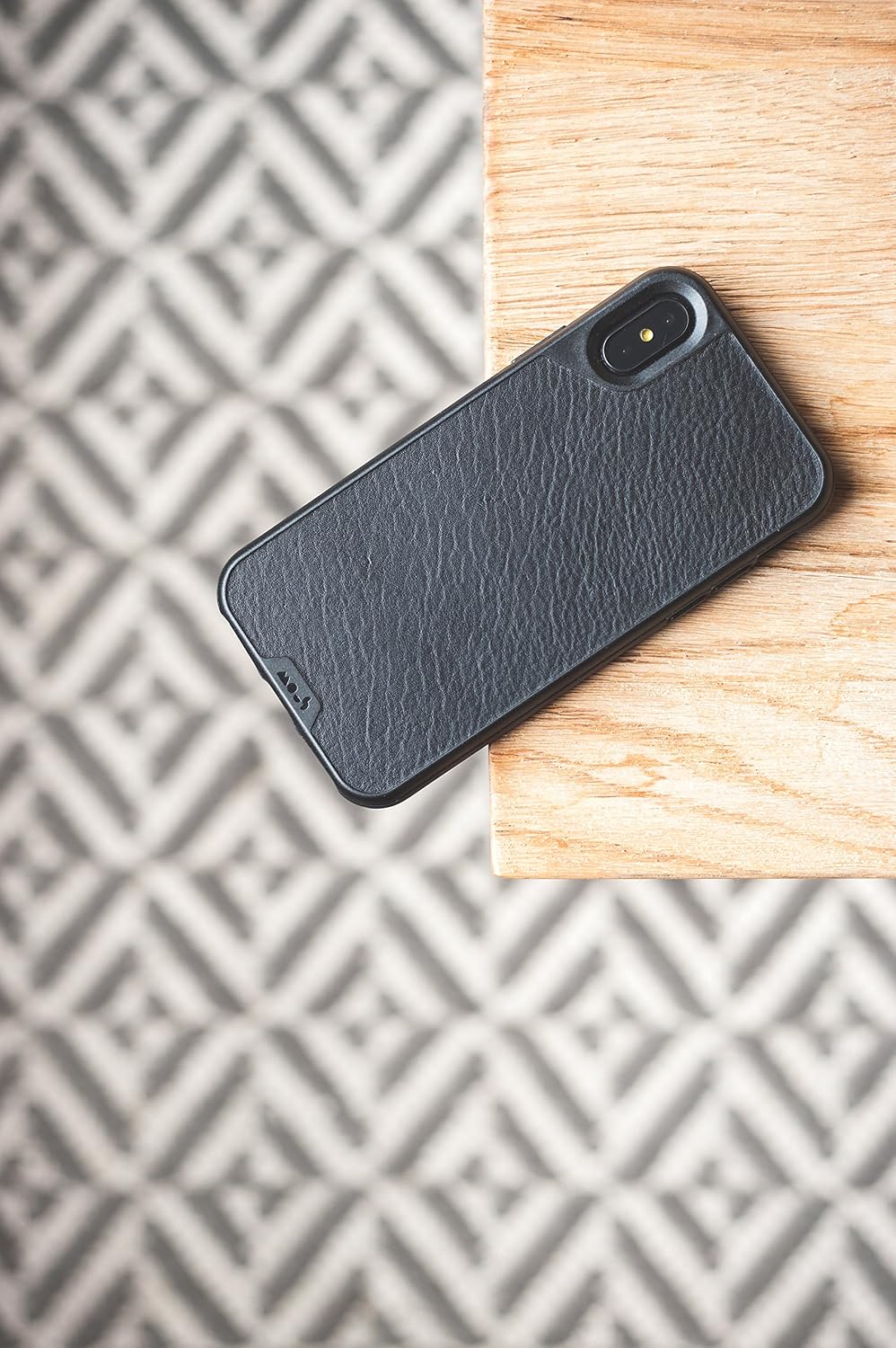Mous - Protective Case for iPhone Xs Max - Limitless 2.0 - Black Leather - Screen Protector Included