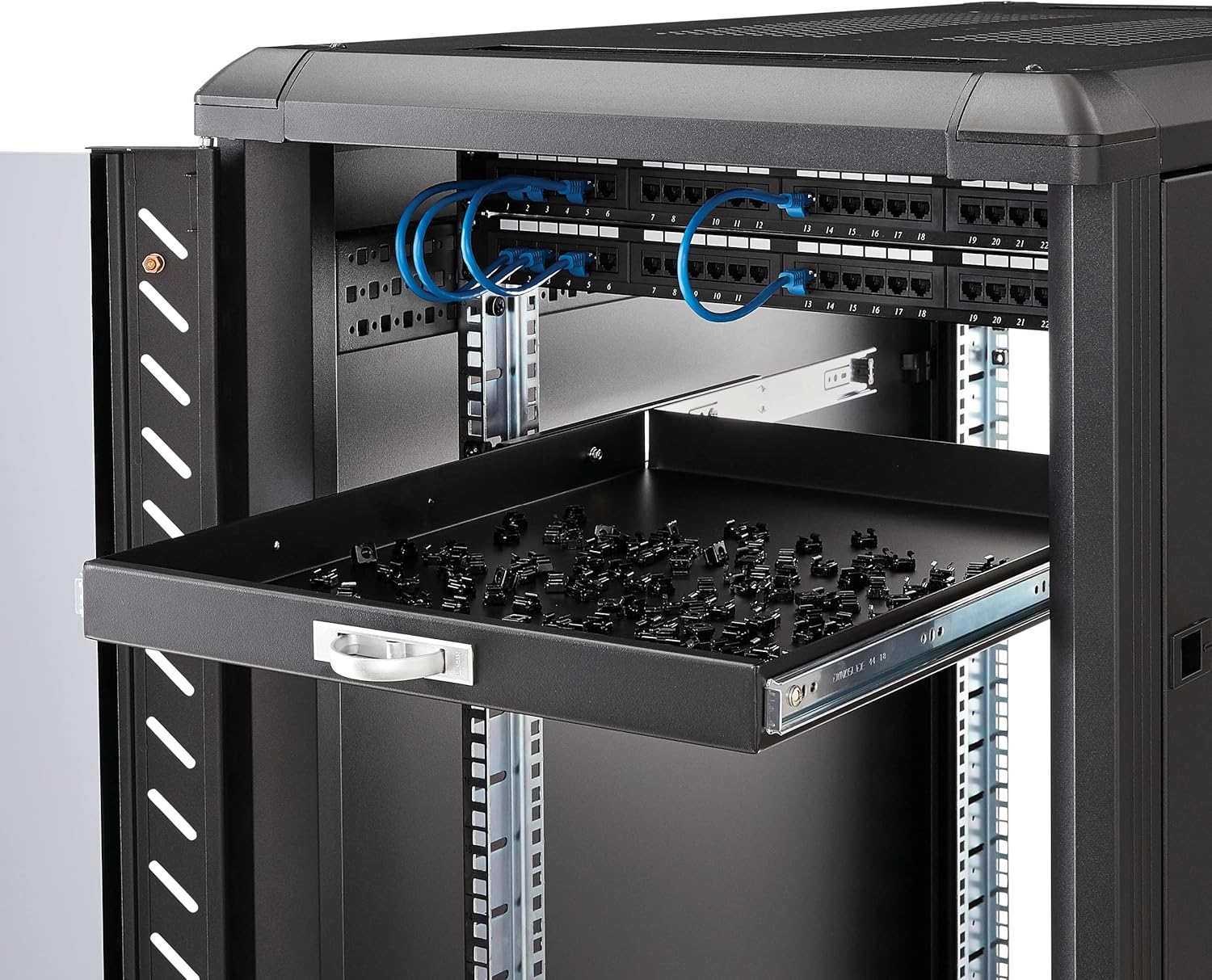 StarTech.com 1U Sliding Server Rack Mount Keyboard Shelf Tray, 55lbs (25Kg), 22in (55cm) Deep Steel Pull Out Drawer for Racks