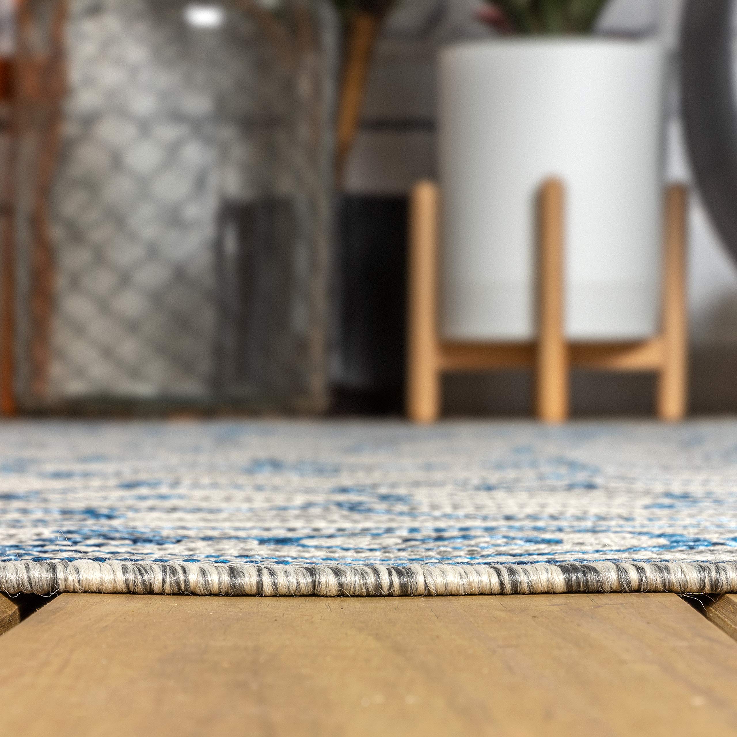 JONATHAN Y SMB106C-4 Charleston Vintage Filigree Textured Weave Indoor Outdoor Area Rug Classic Coastal Easy Cleaning Bedroom Kitchen Backyard Patio Non Shedding, 4 X 6, Gray/Navy